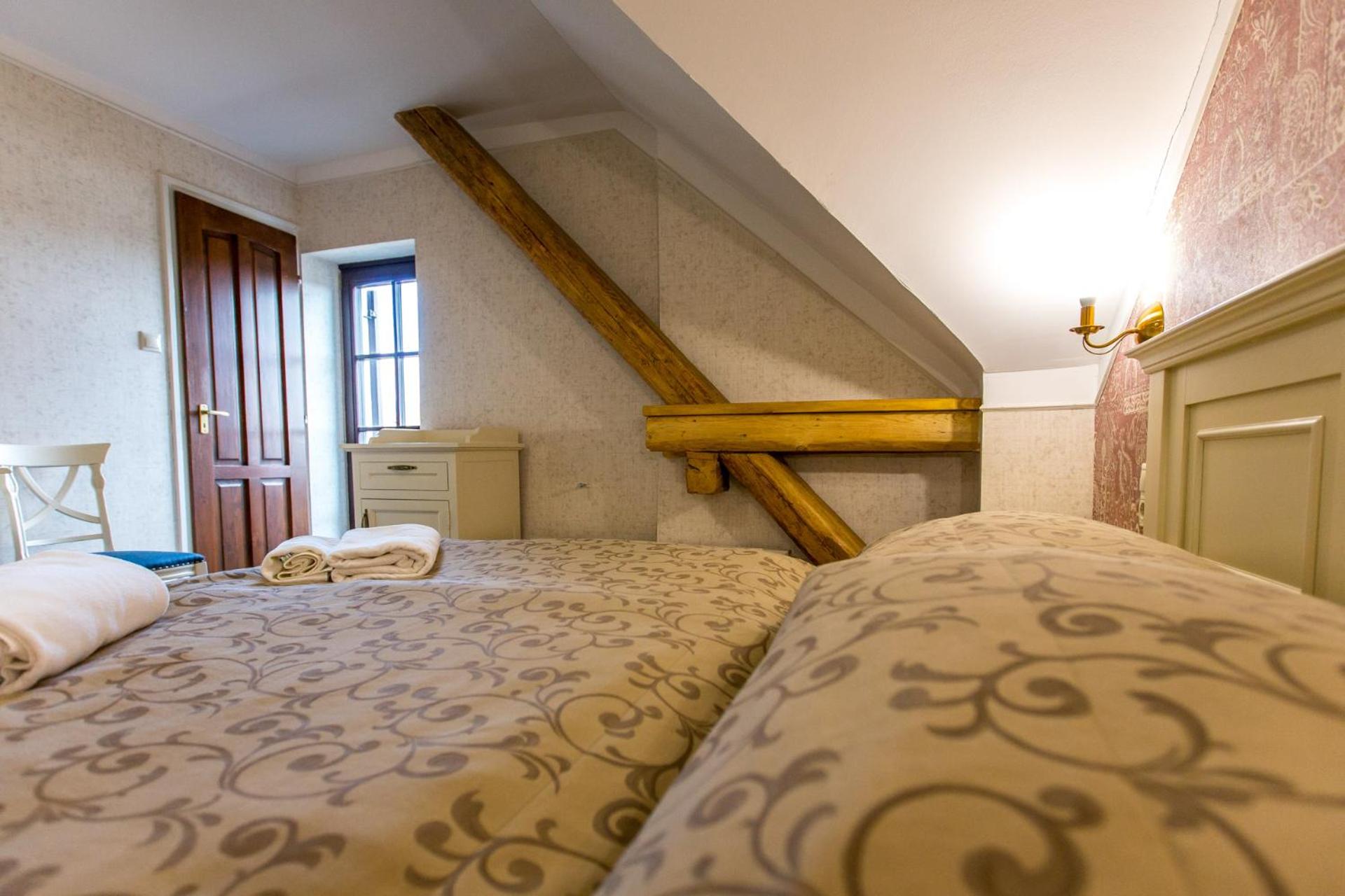 Standard Double or Twin Room - Attic - Photo 7