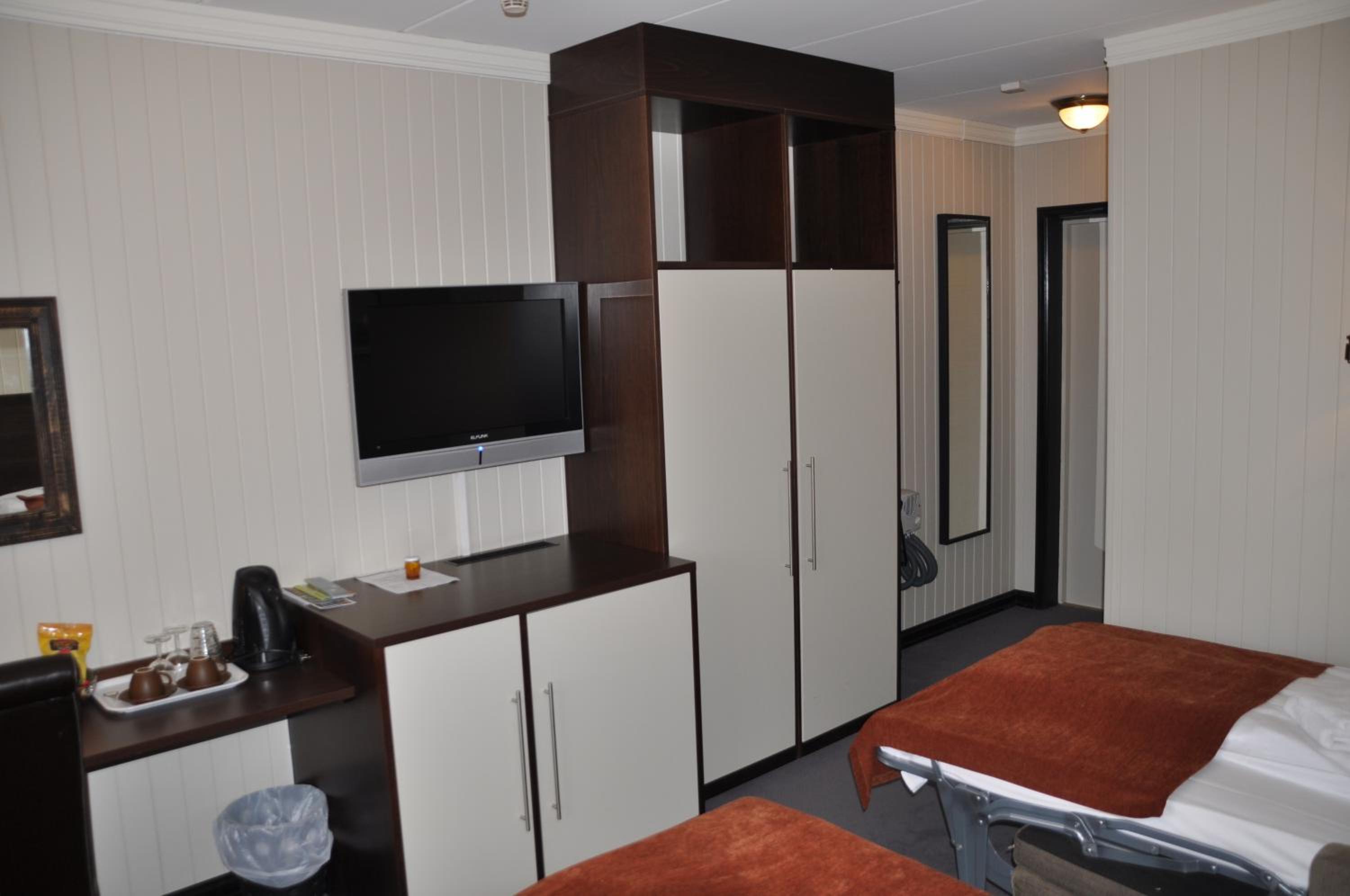 Double Room - Photo 8