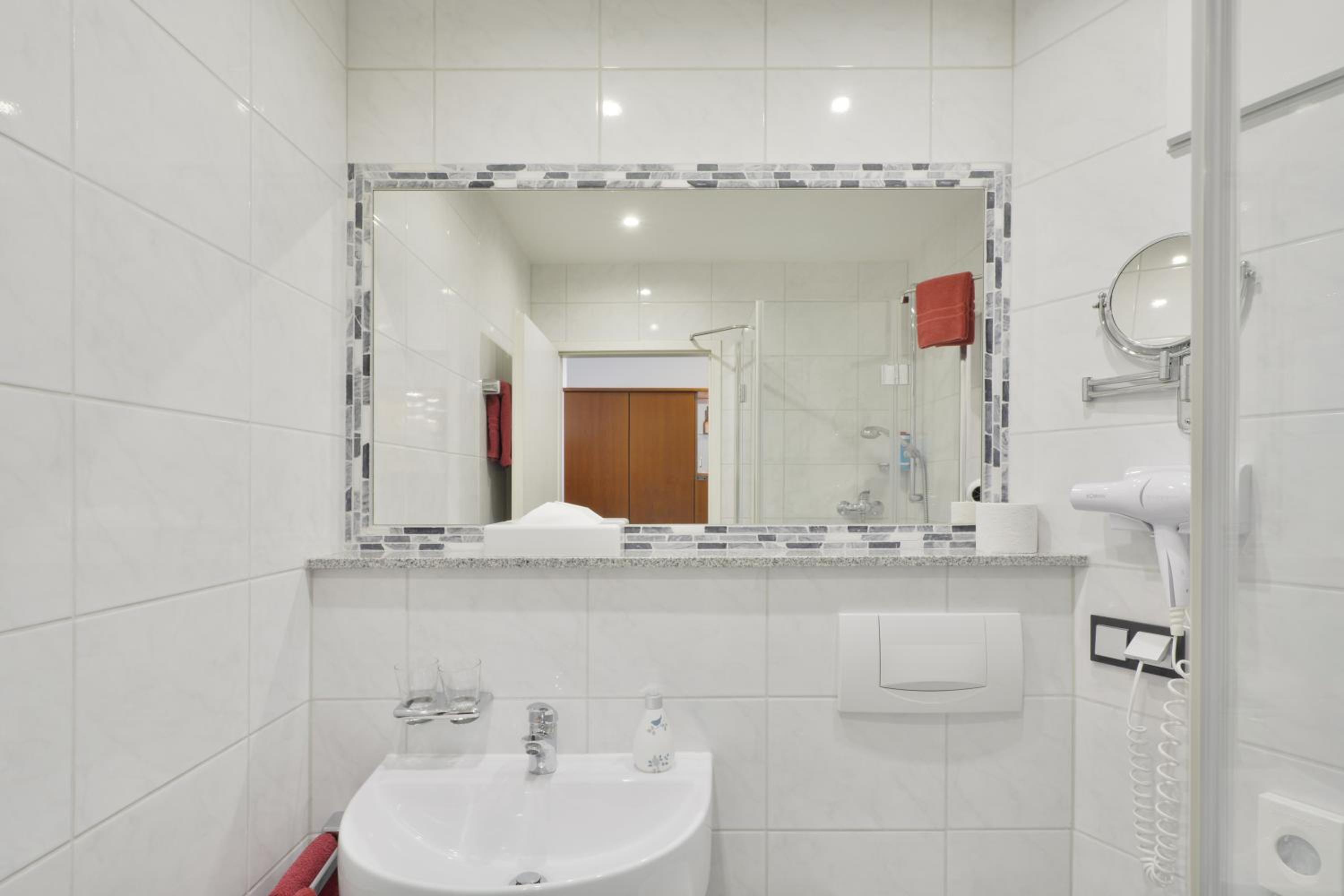Comfort Double Room - Photo 8