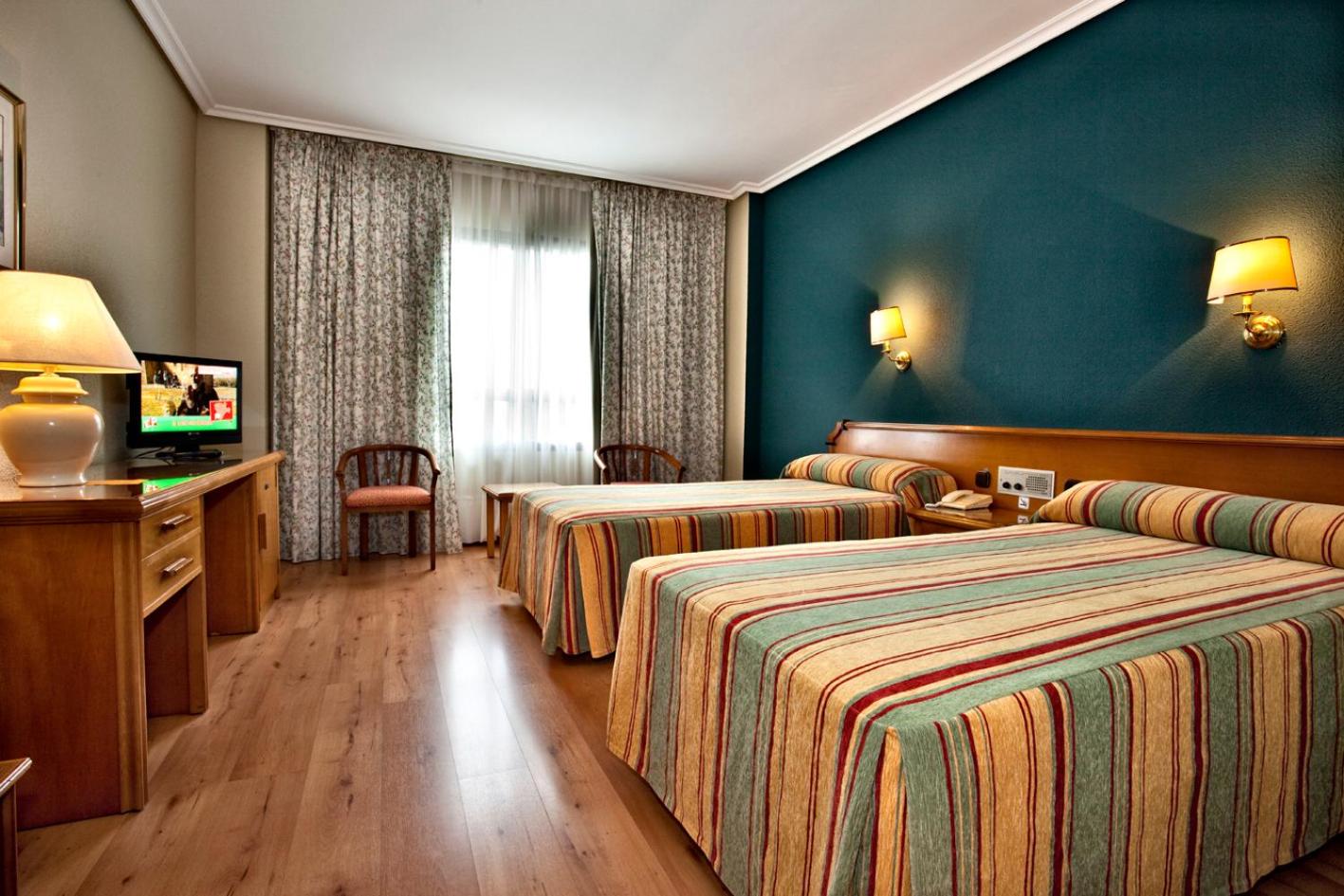 Double or Twin Room - Photo 2