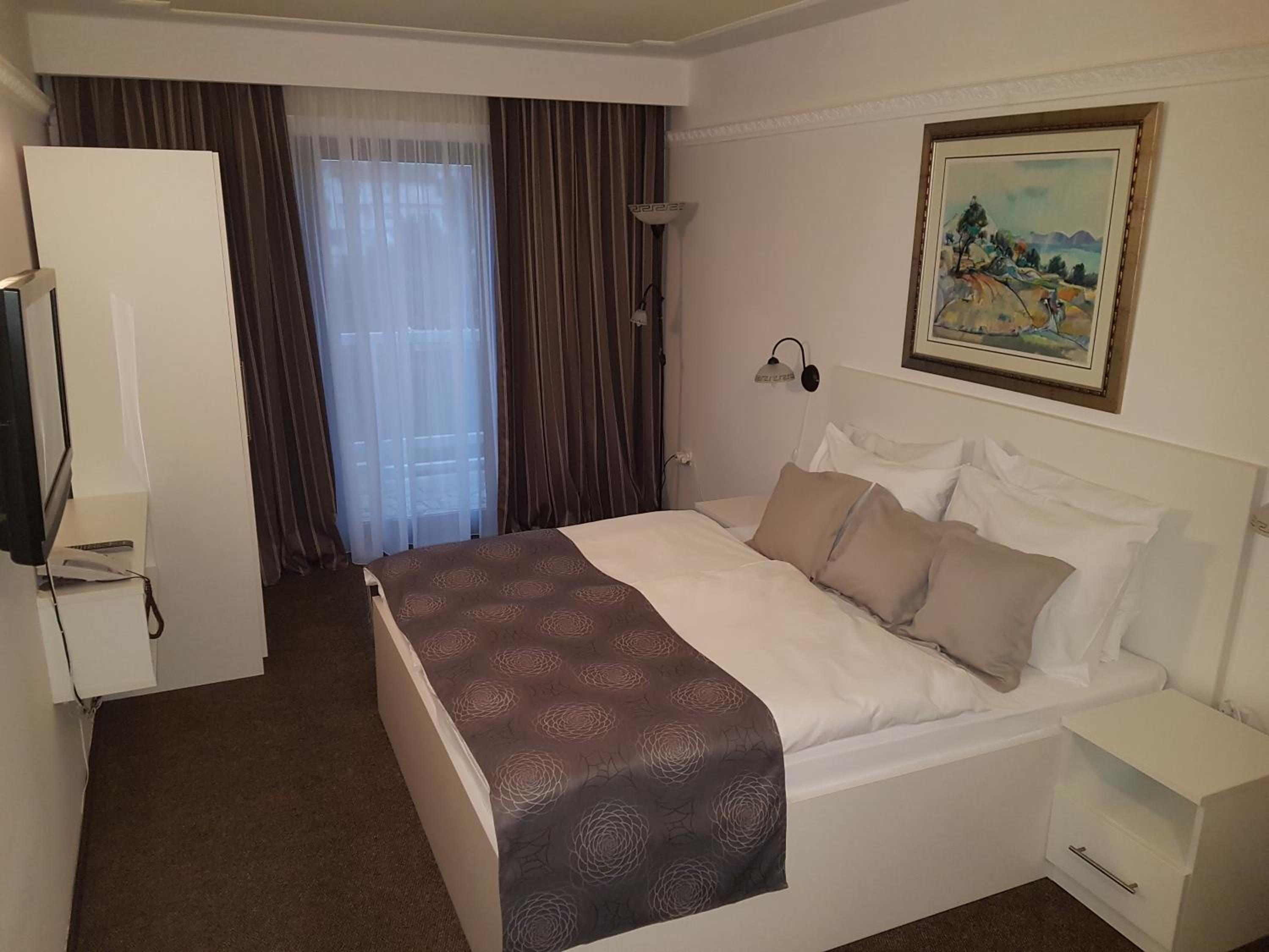 Double Room with Sea View - Photo 3