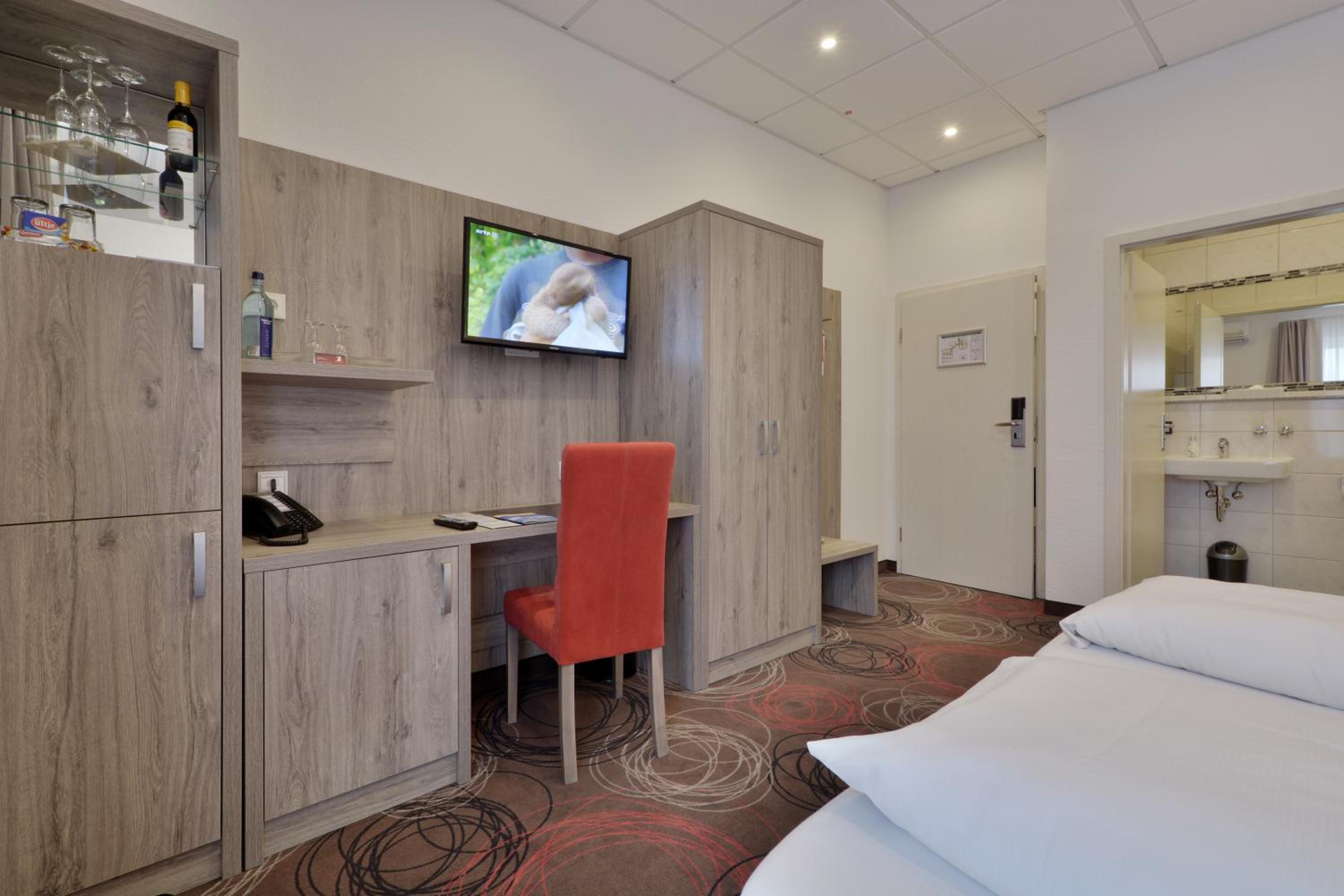Double Room - Photo 6