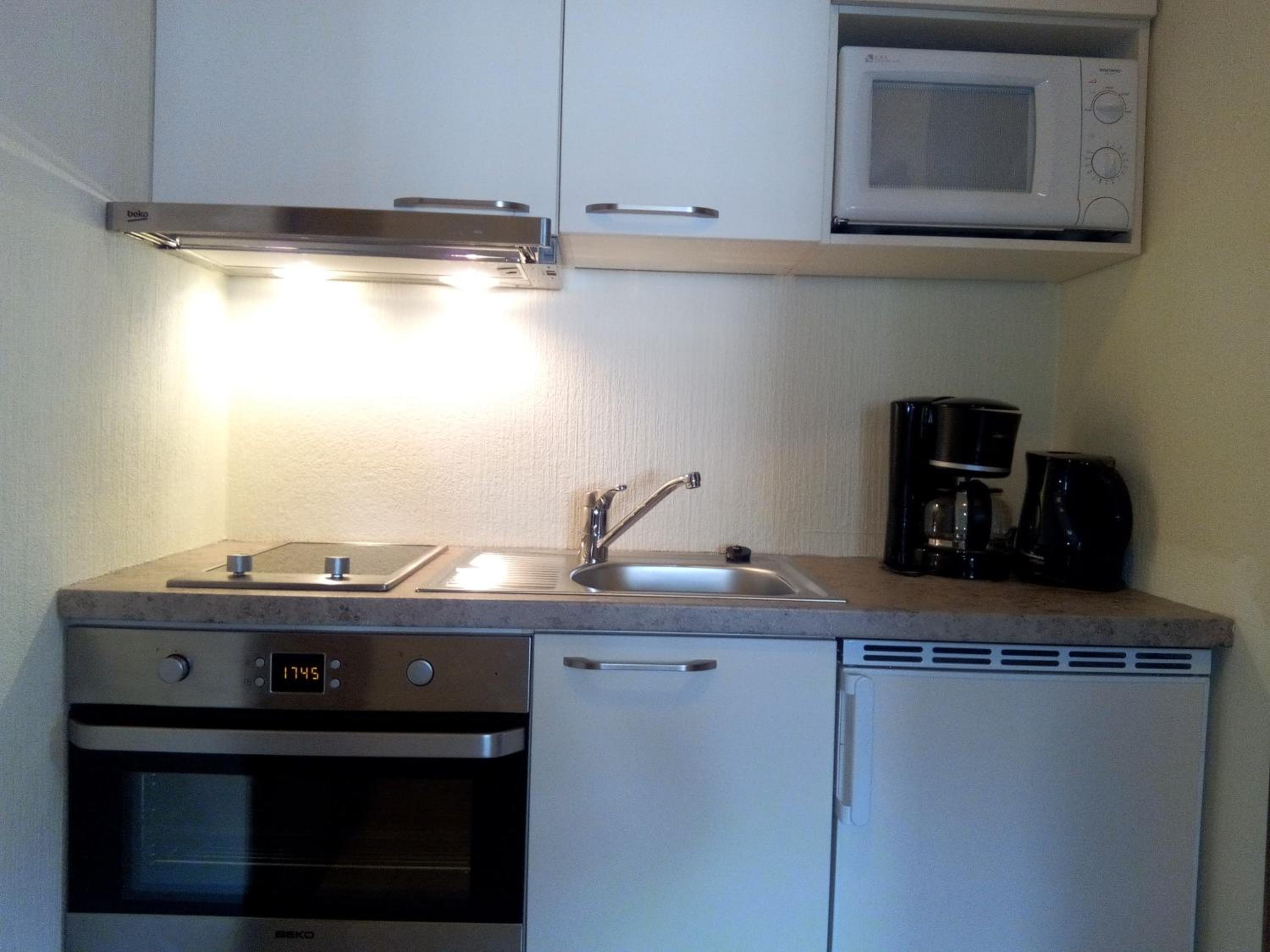 Apartment with Balcony photo 3