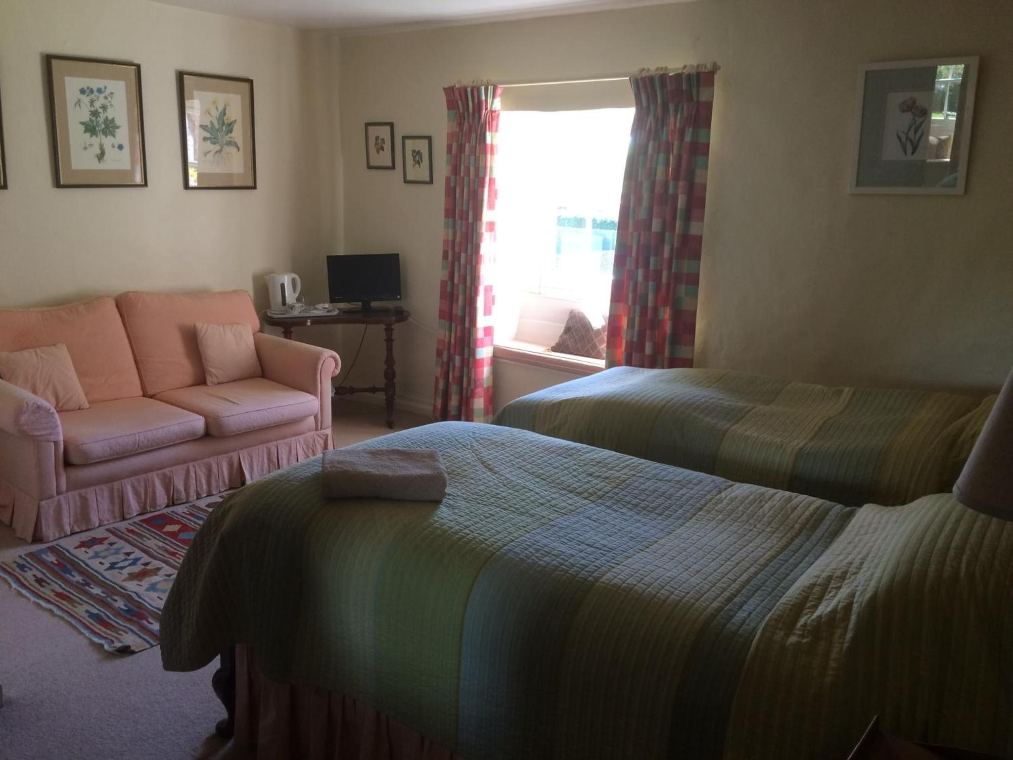 Twin Room - Photo 4