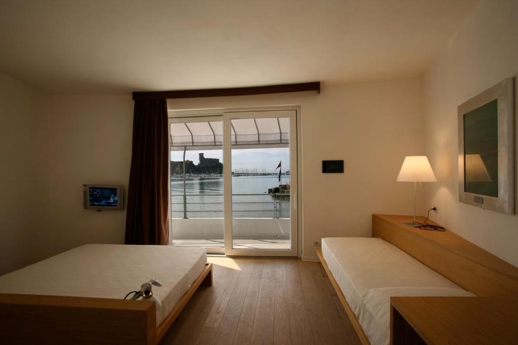 Triple Room with Sea View photo 1