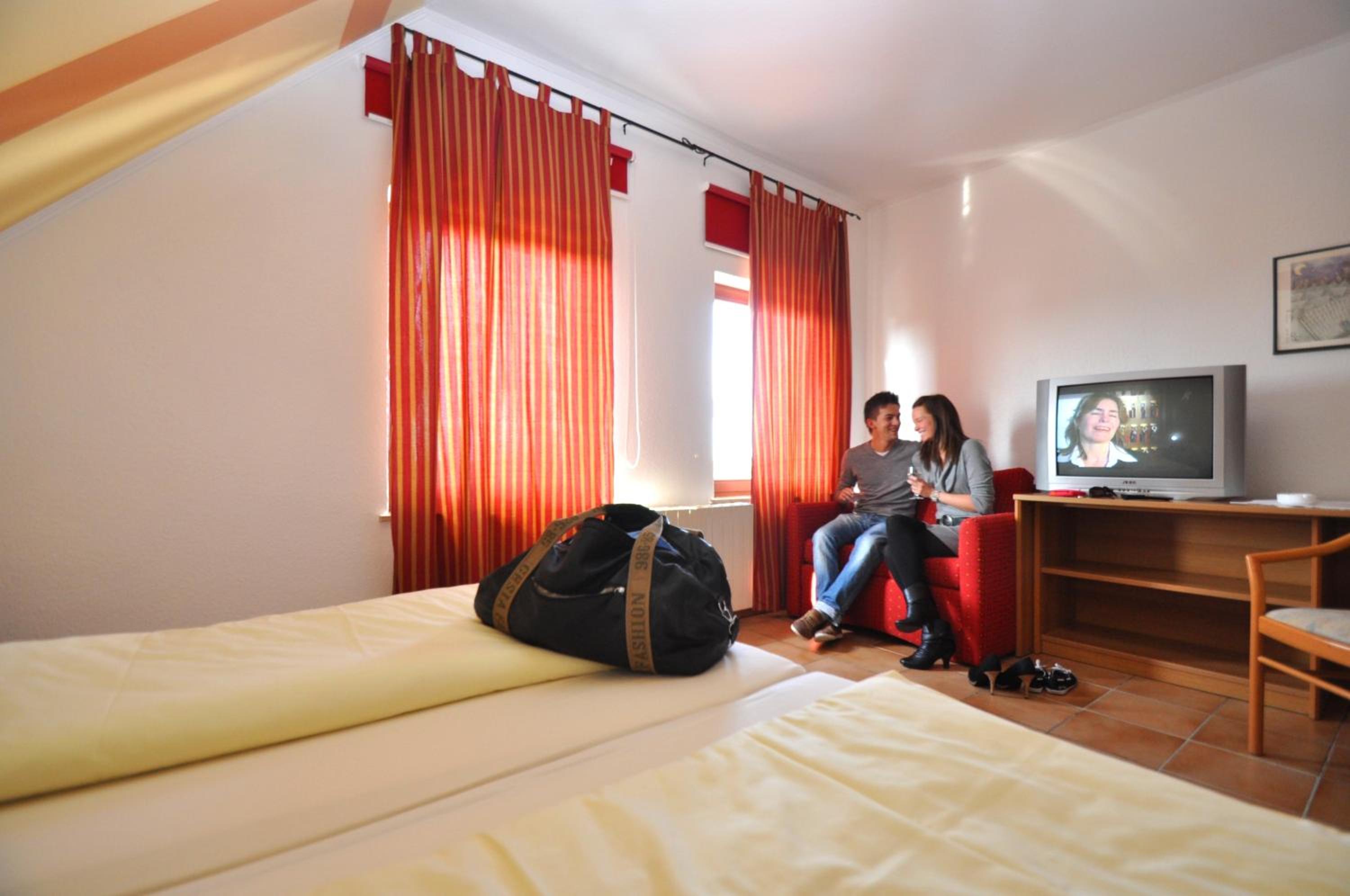 Double or Twin Room - Photo 10