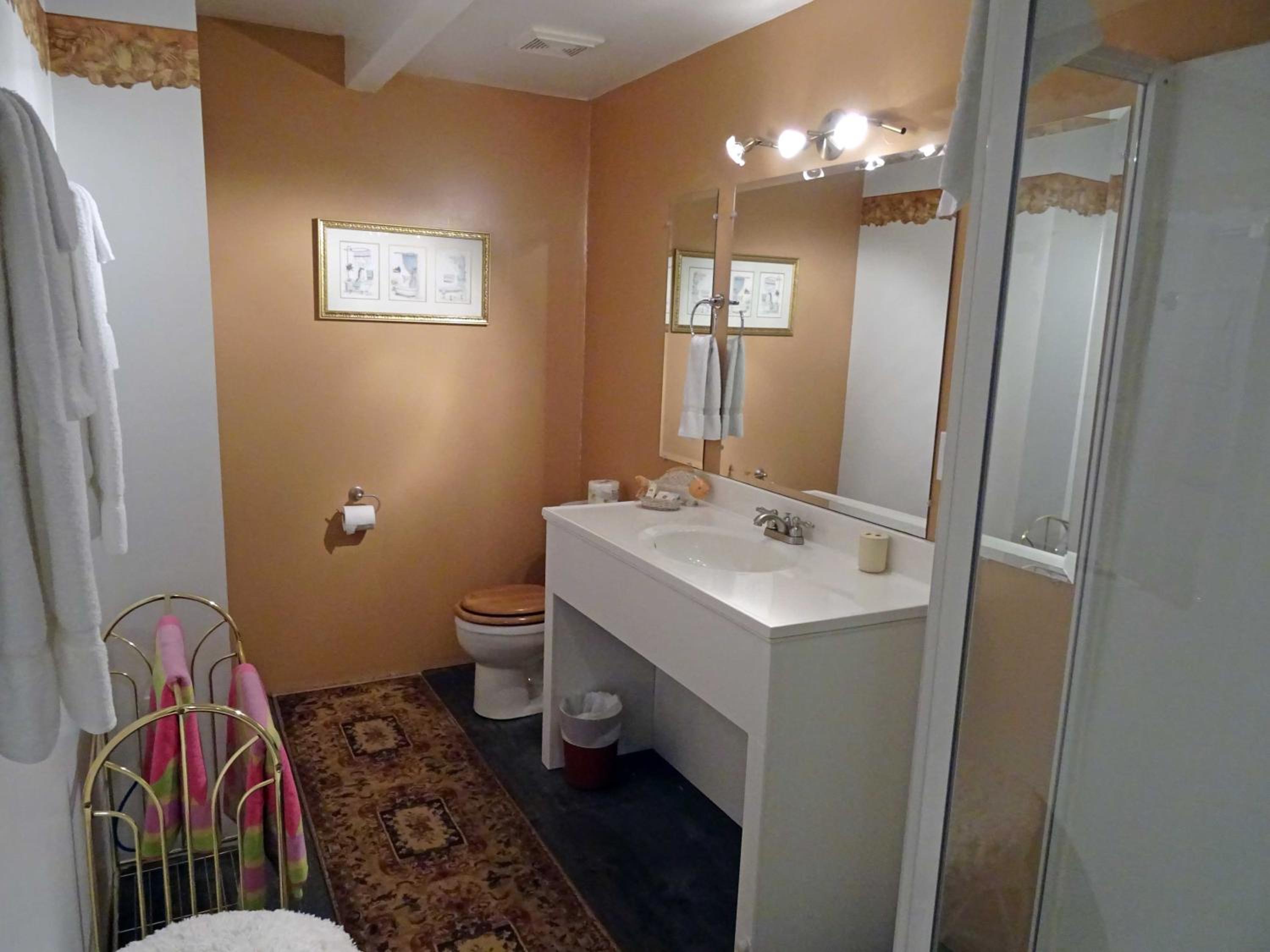 Deluxe Queen Room with Balcony photo 3