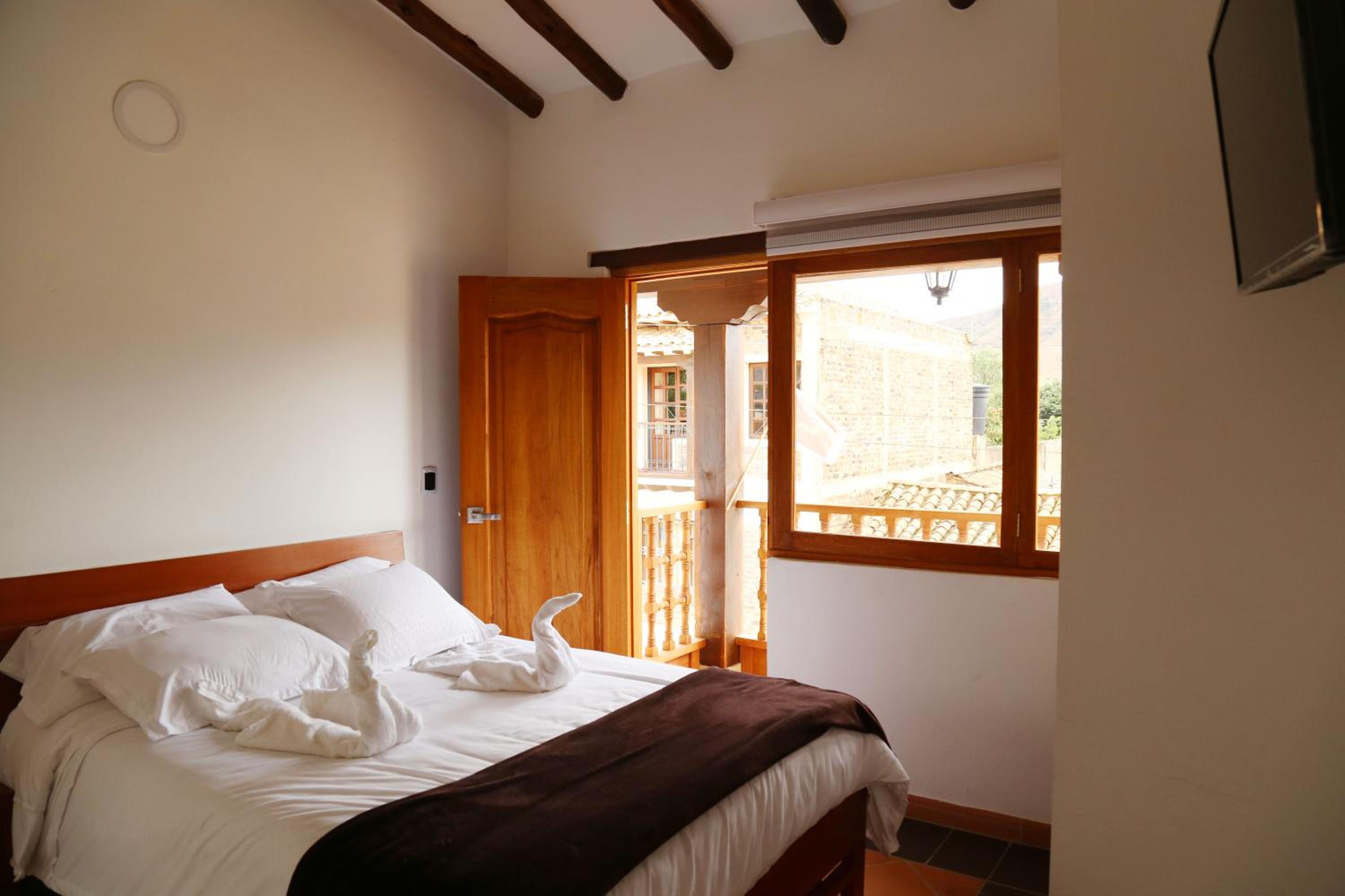 Deluxe Double Room with Balcony photo 2