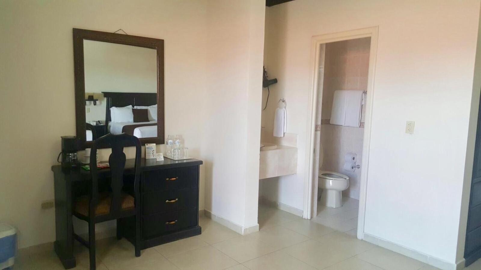 Double Room with Two Double Beds photo 2