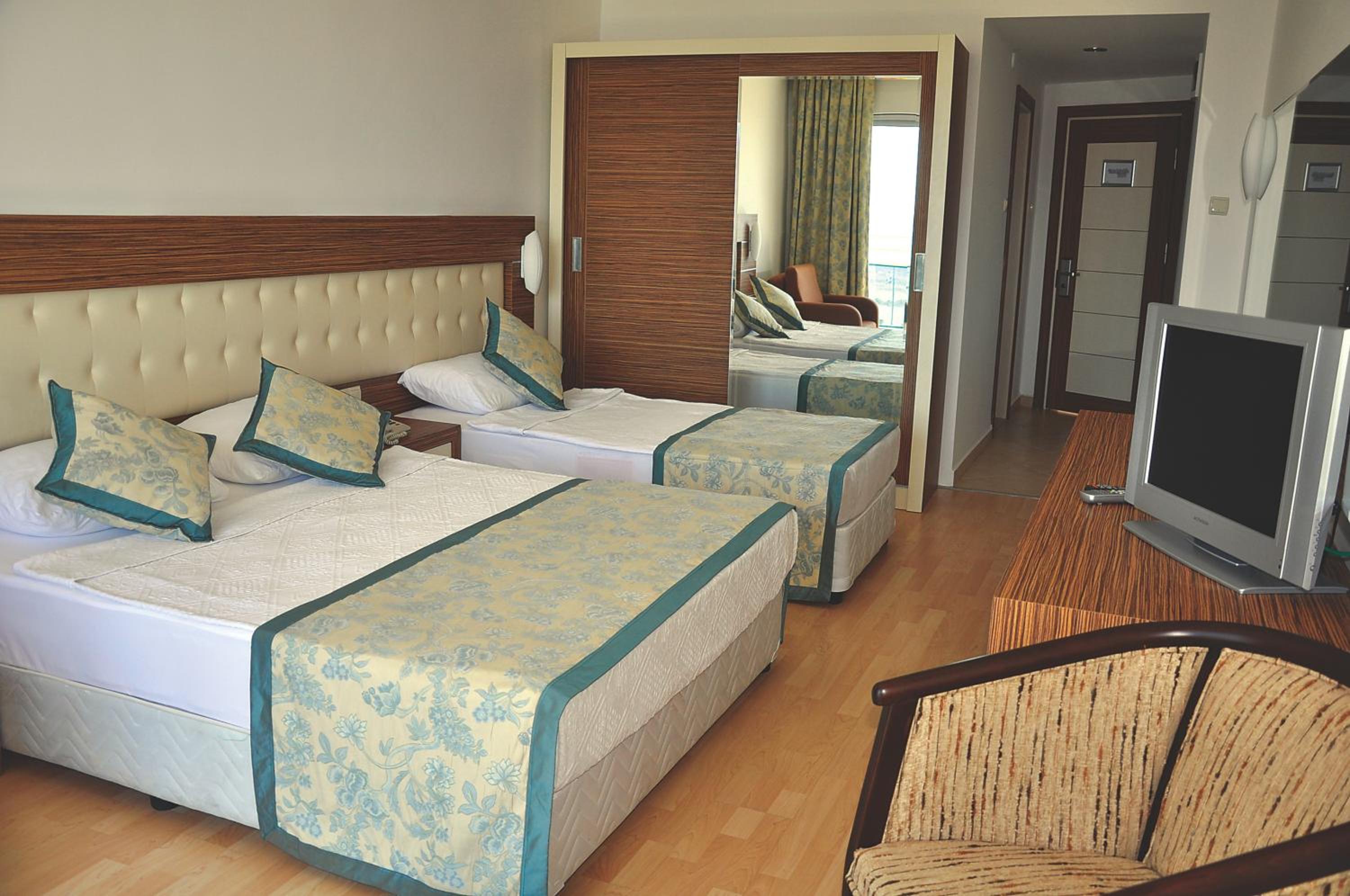 Double or Twin Room - Photo 4