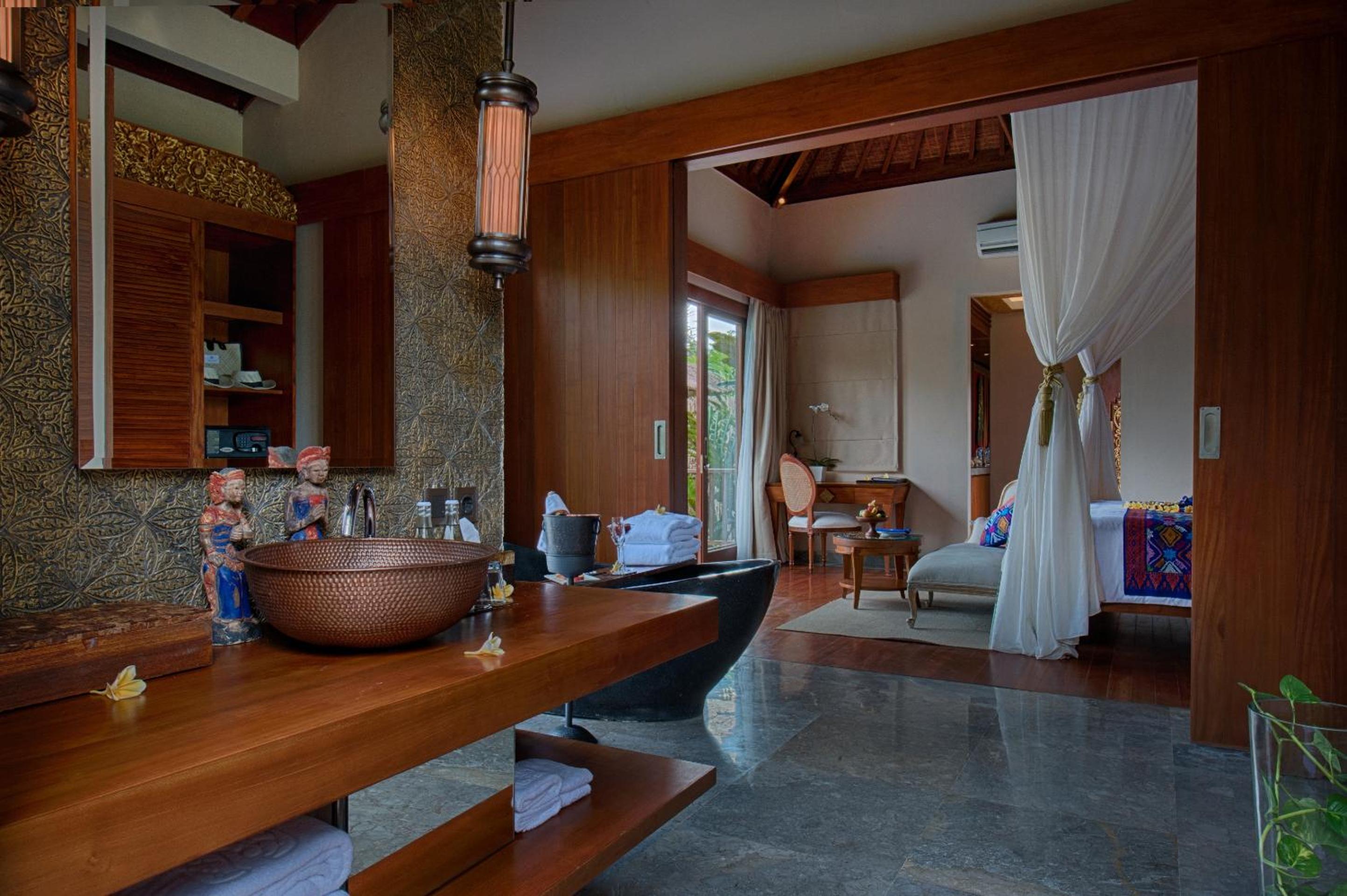 Staycation Offer at Royal Villa with Private Pool thumbnail 5