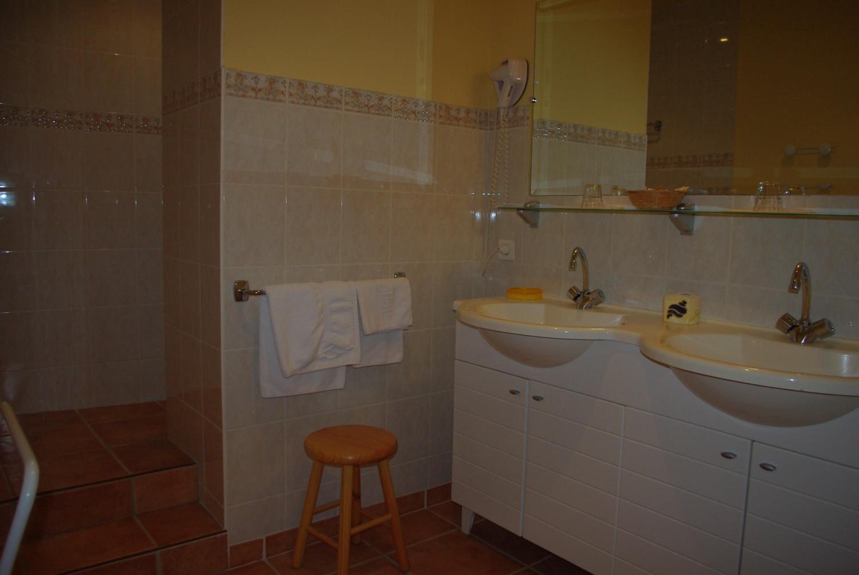 Standard Double Room photo 2
