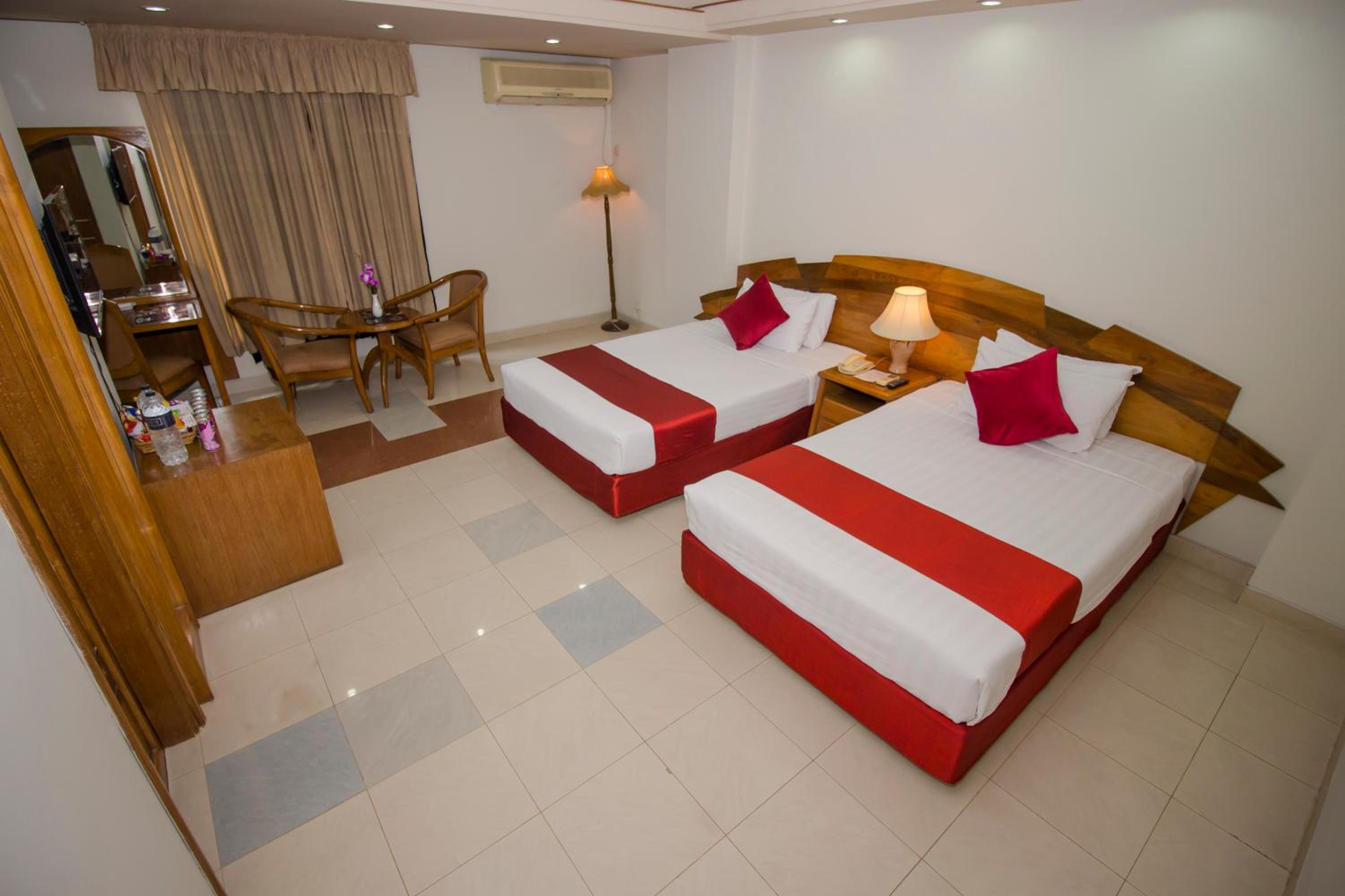 Premier Twin Room photo 2