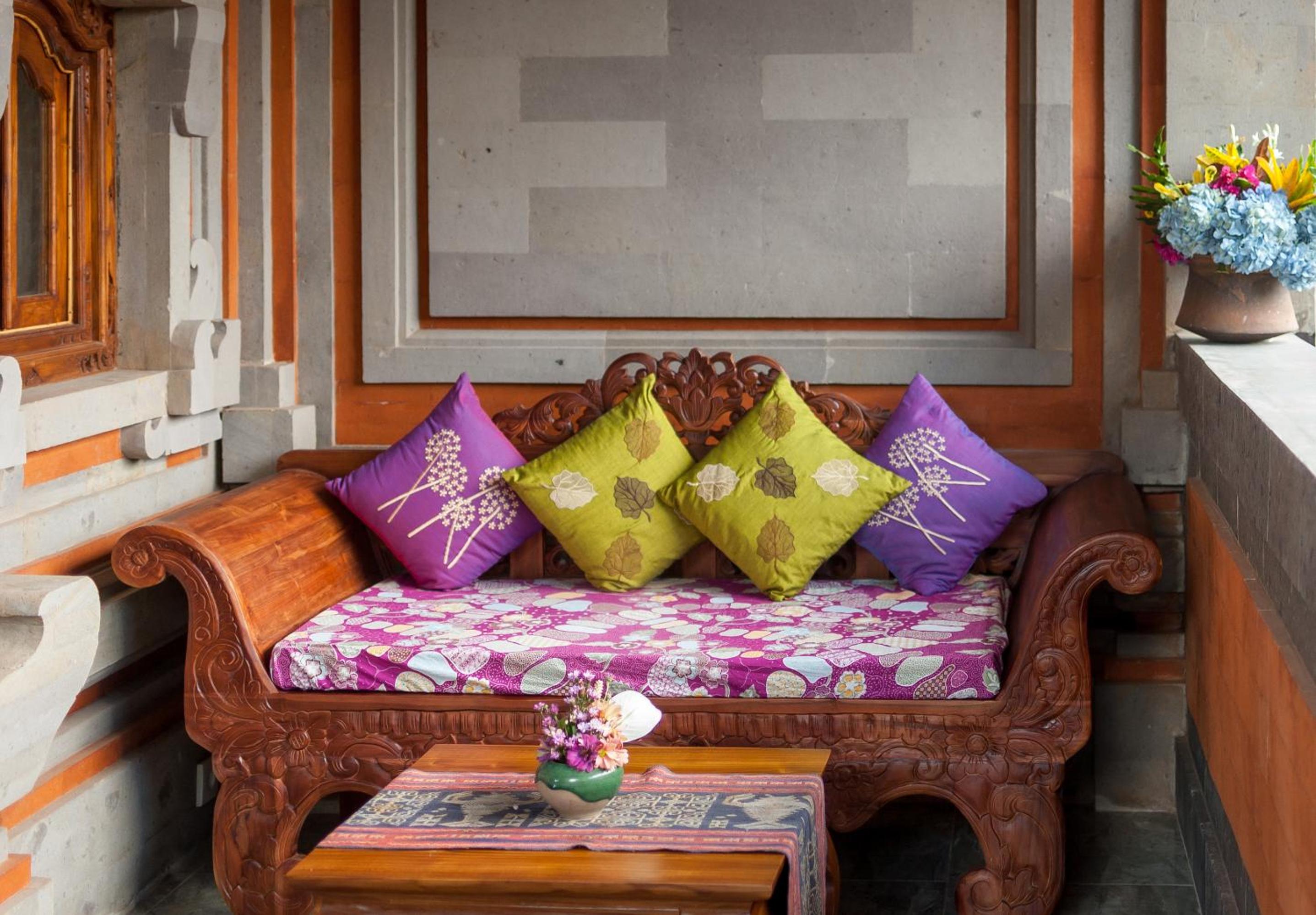 Premium King Room with Balcony - Photo 9
