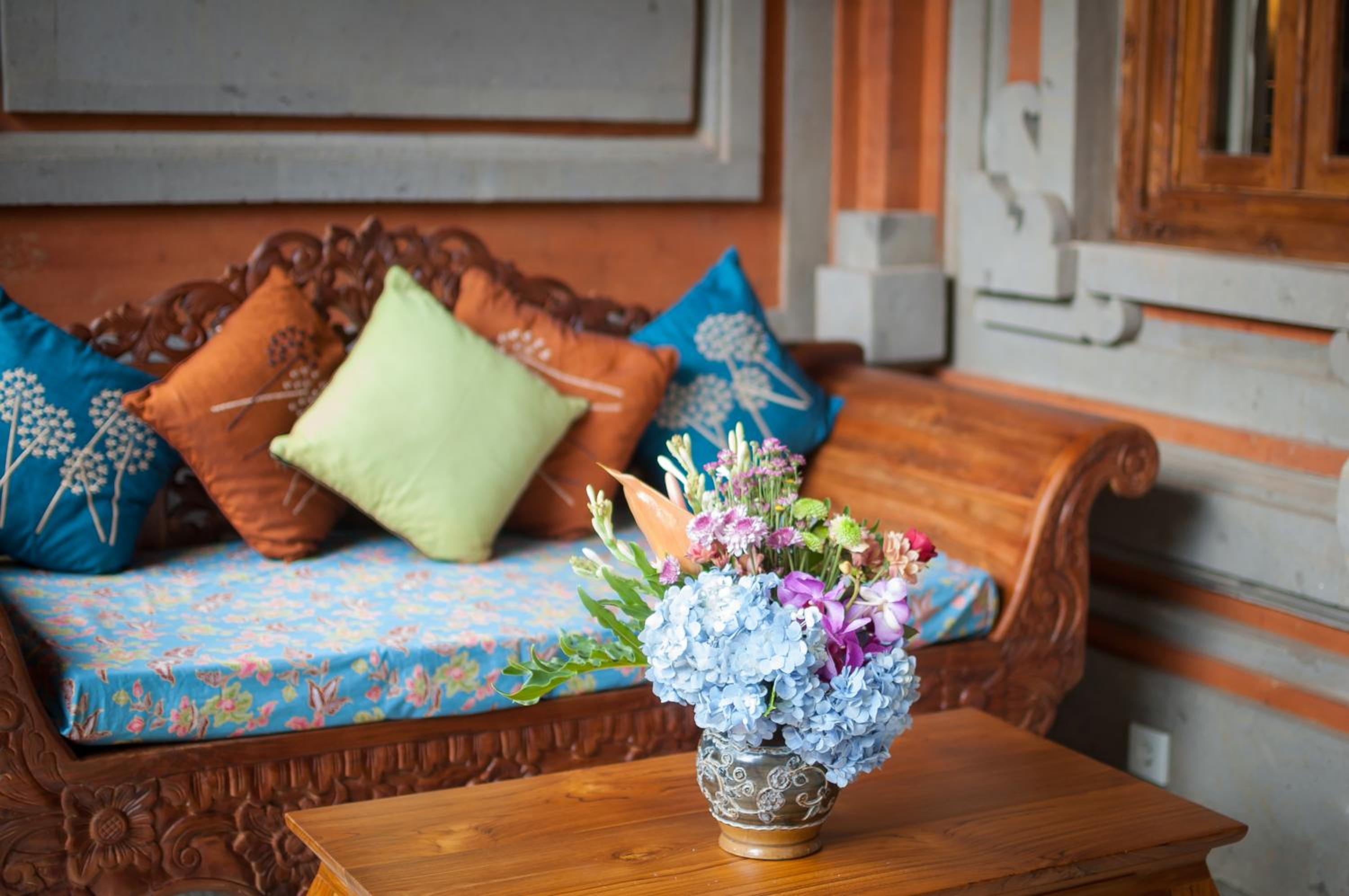 Premium King Room with Garden View - Photo 11