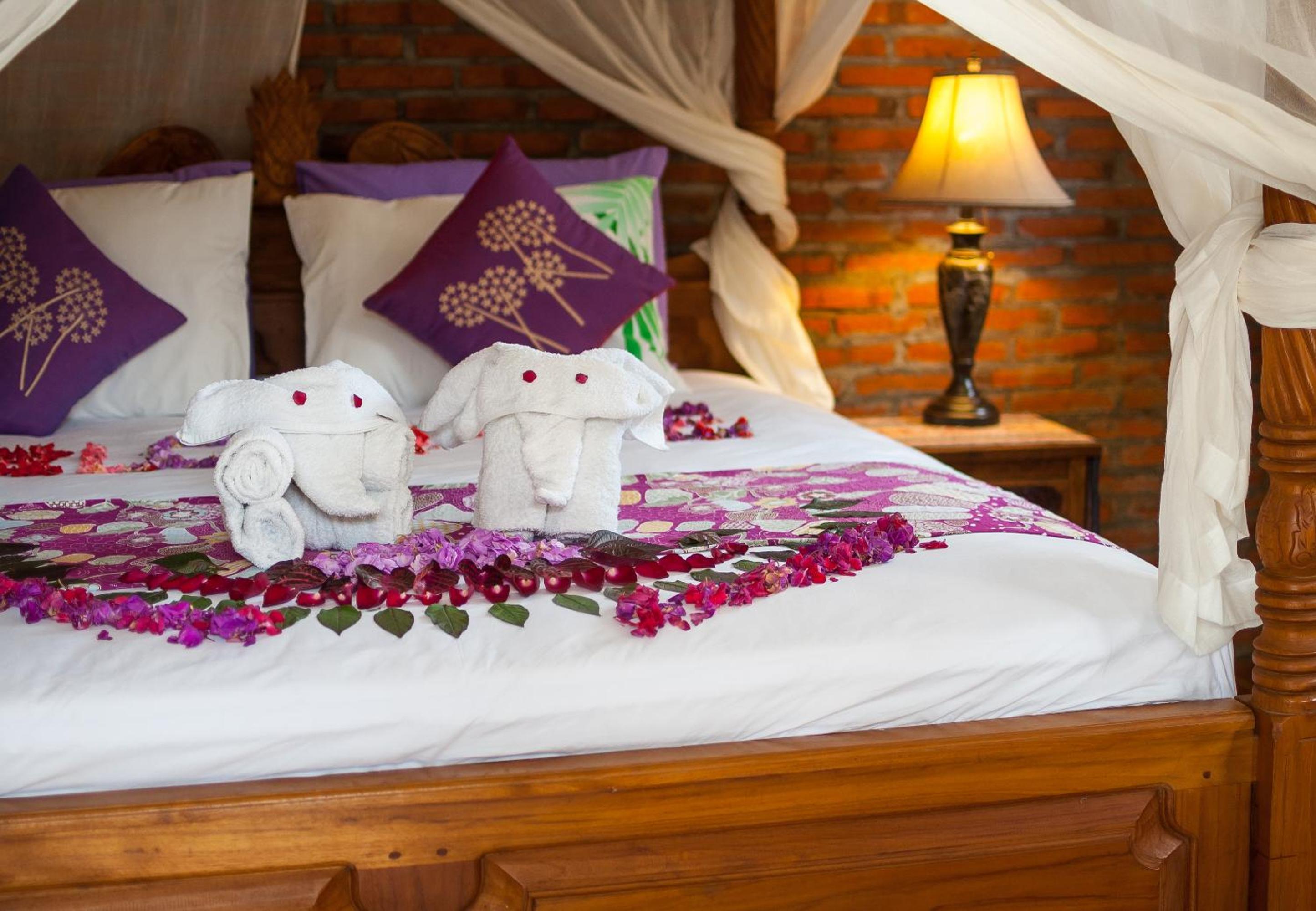 Premium King Room with Garden View - Photo 10