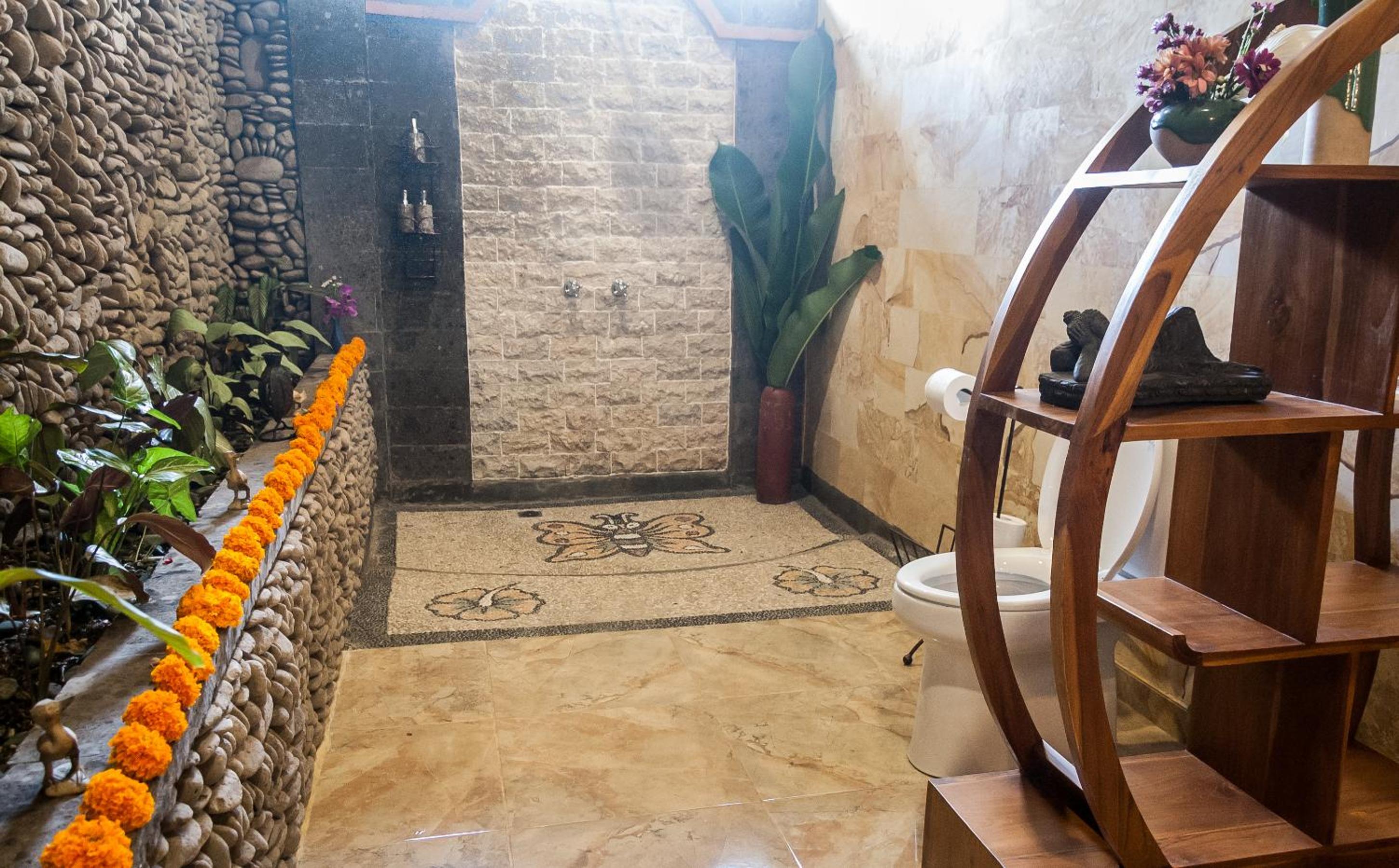 Premium King Room with Garden View - Photo 16