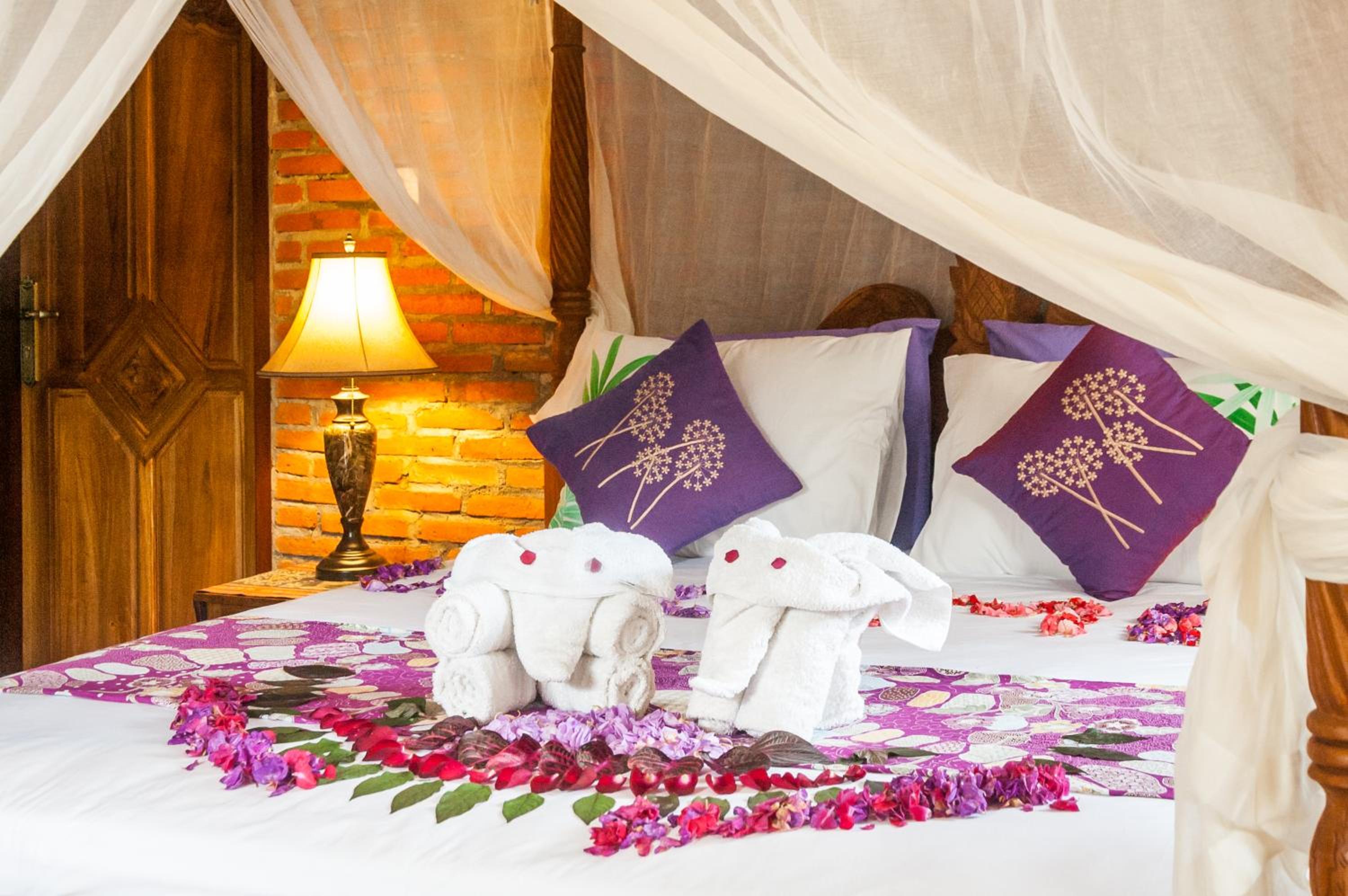 Premium King Room with Garden View - Photo 2