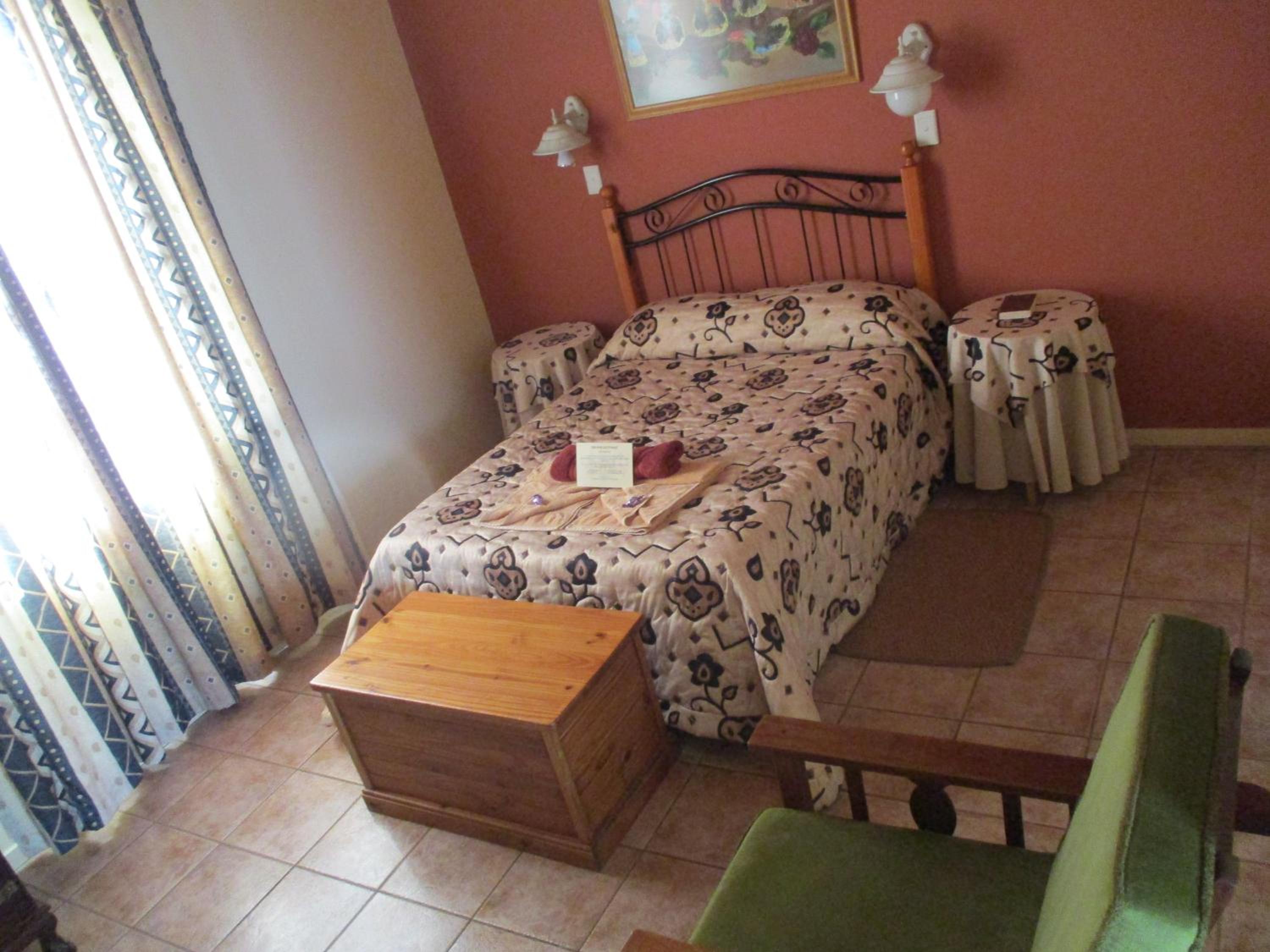 Standard Double Room - Photo 3