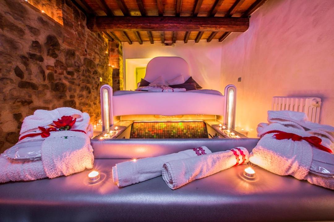 Deluxe Suite with Spa Bath photo 1