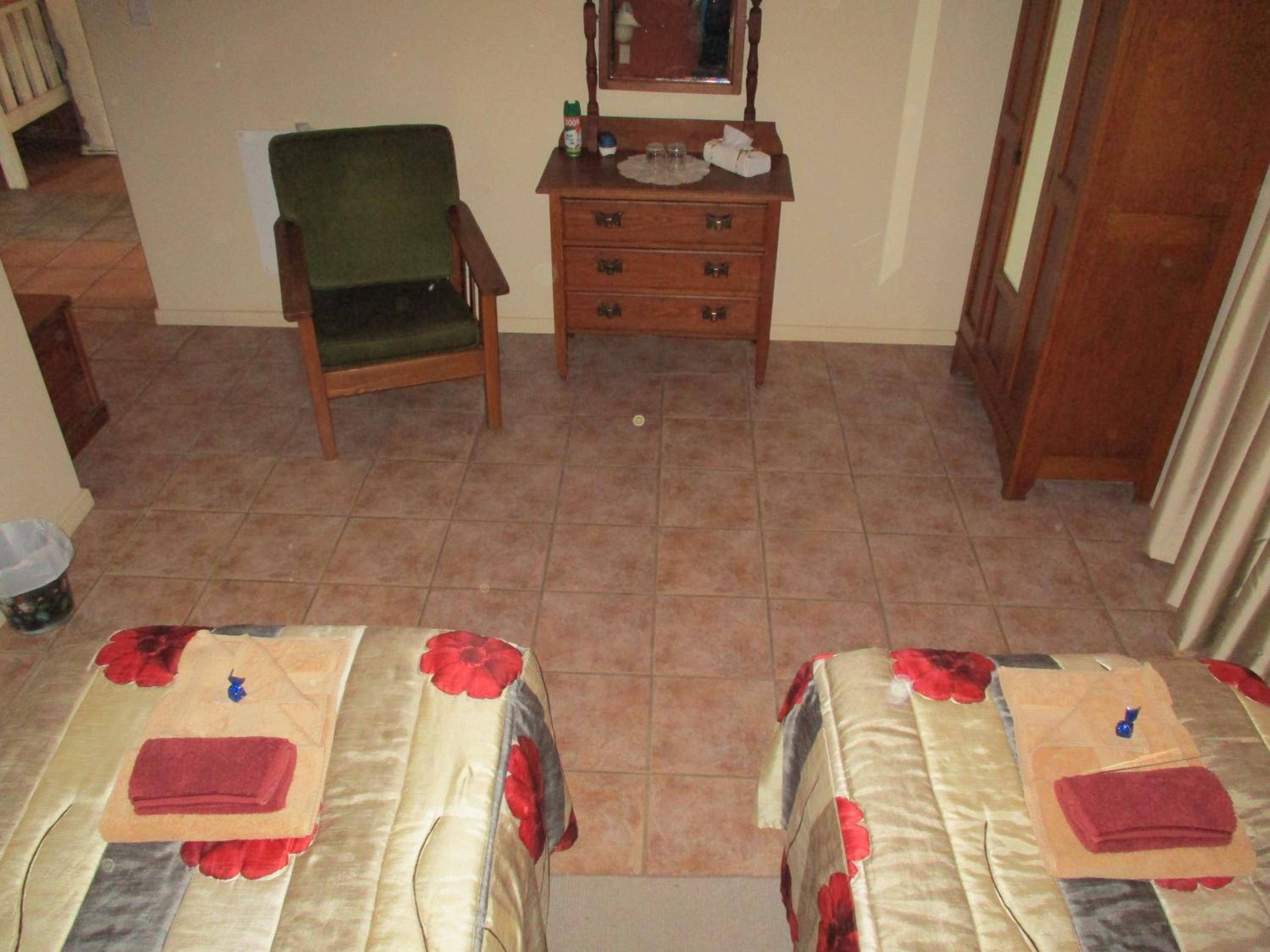 Standard Twin Room photo 2