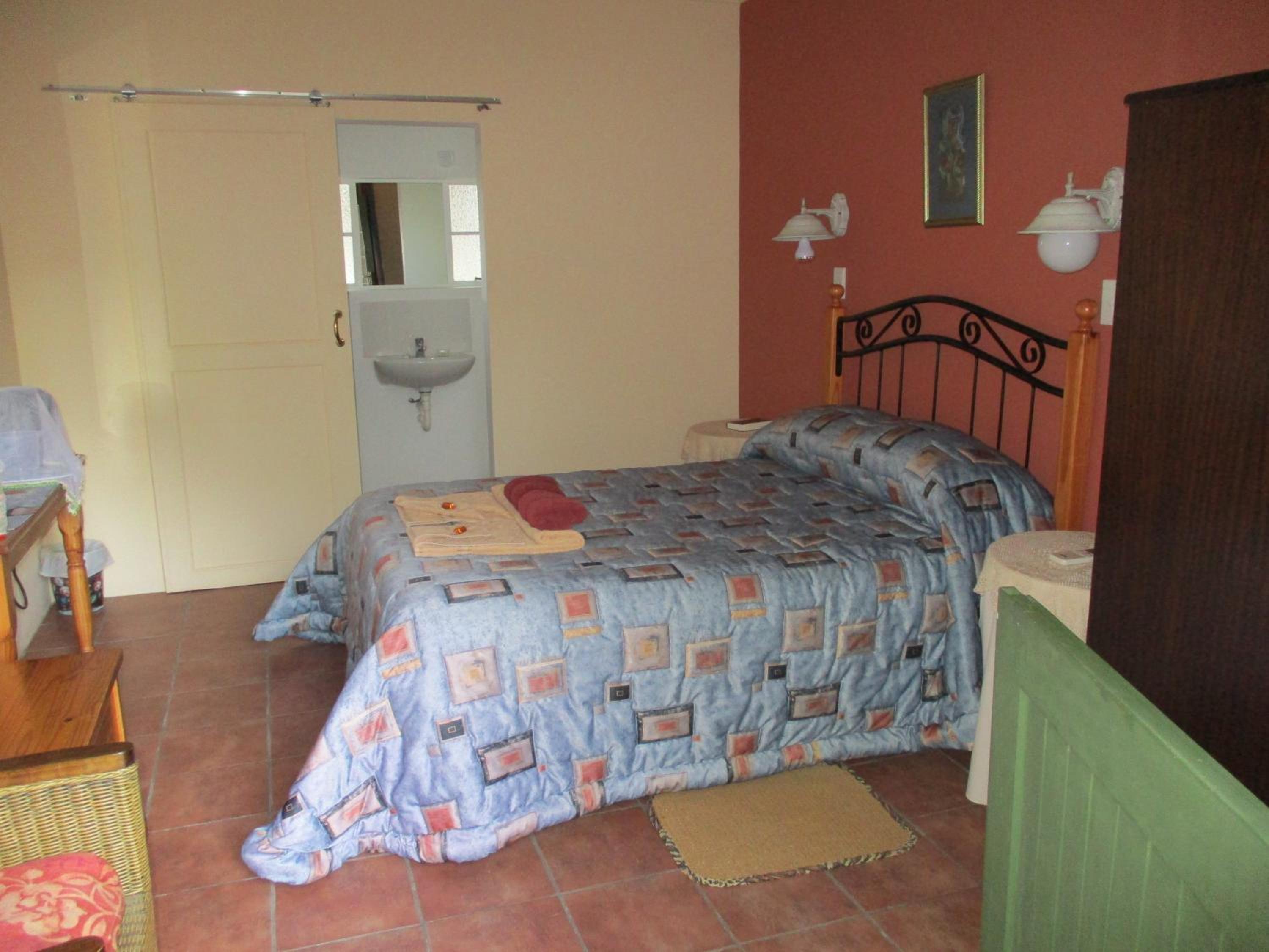 Budget Double Room - Photo 4