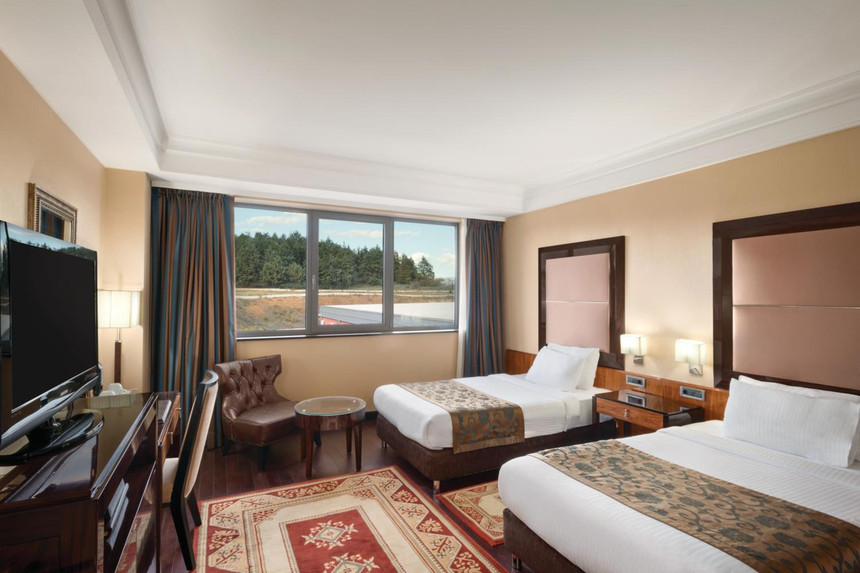 Deluxe Triple Room photo 2
