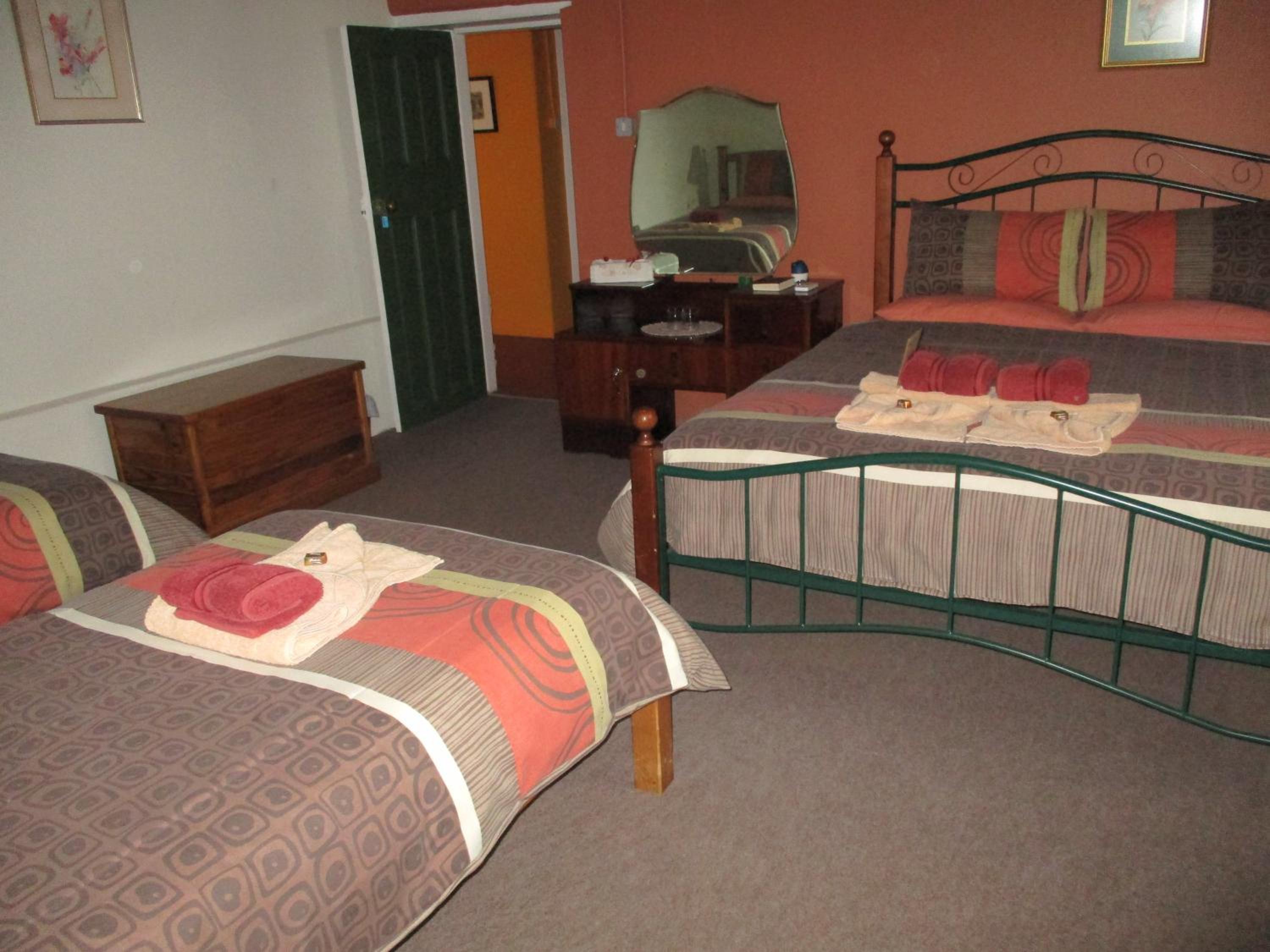 Family Room - Photo 4