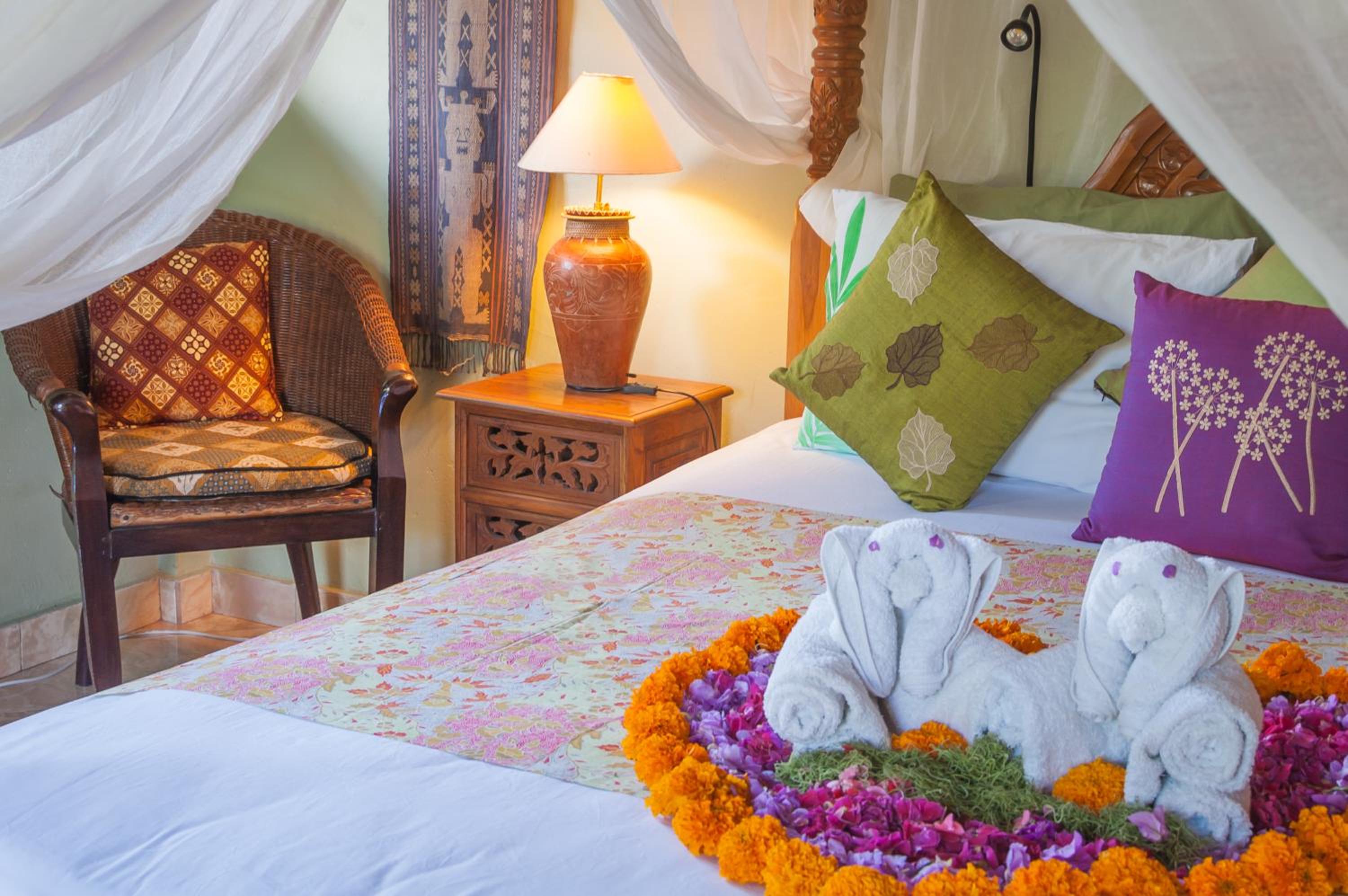 Deluxe King Room with Garden View - Photo 3
