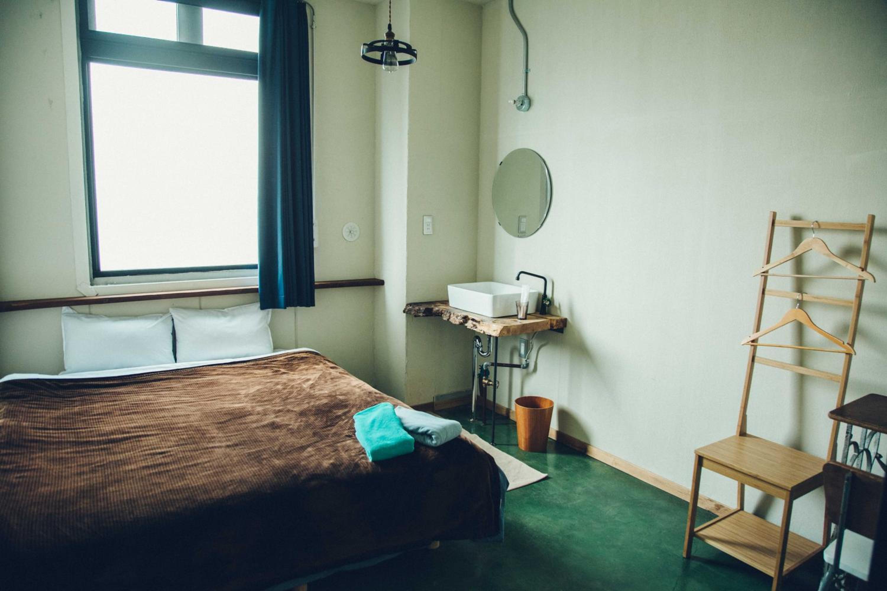 Double Room with One Queen Bed photo 1