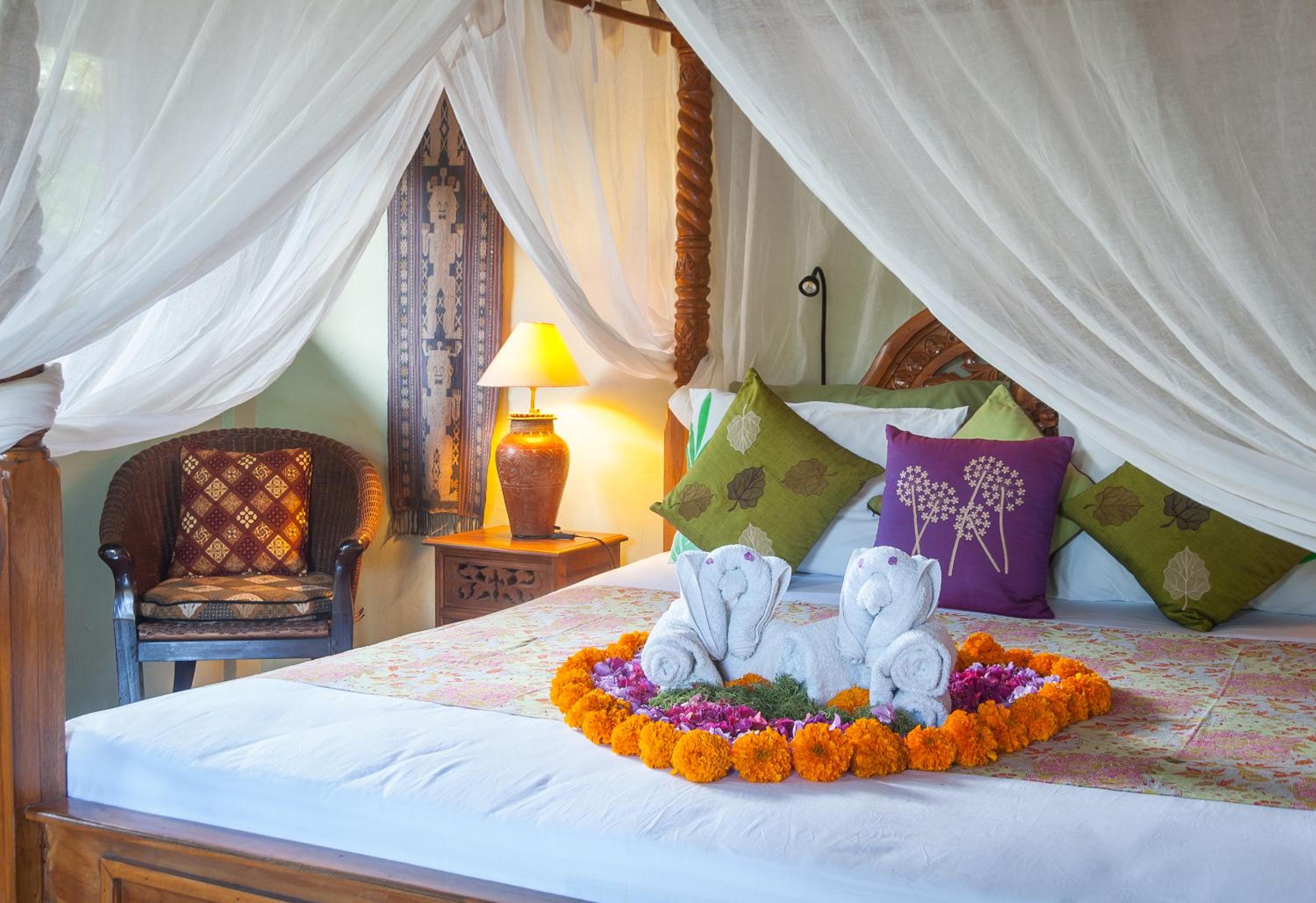 Deluxe King Room with Garden View - Photo 13