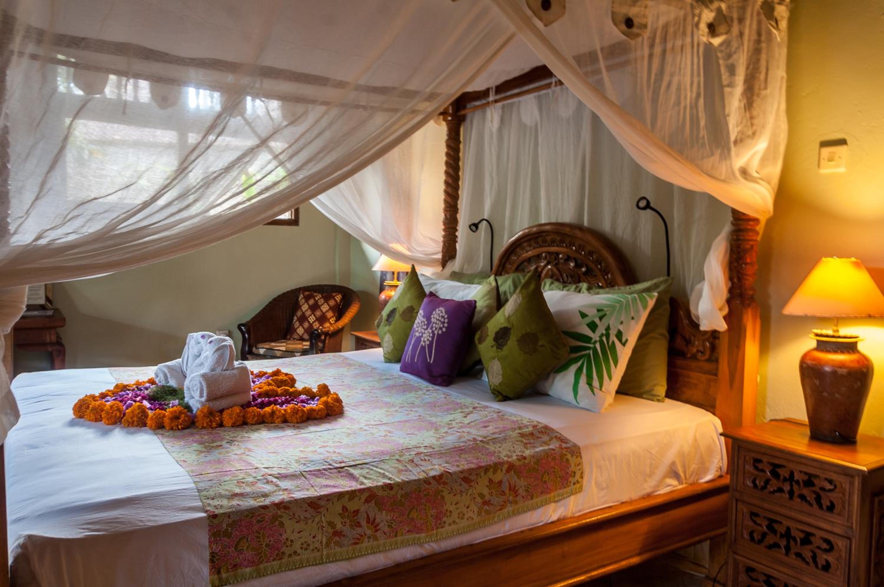 Deluxe King Room with Garden View - Photo 4