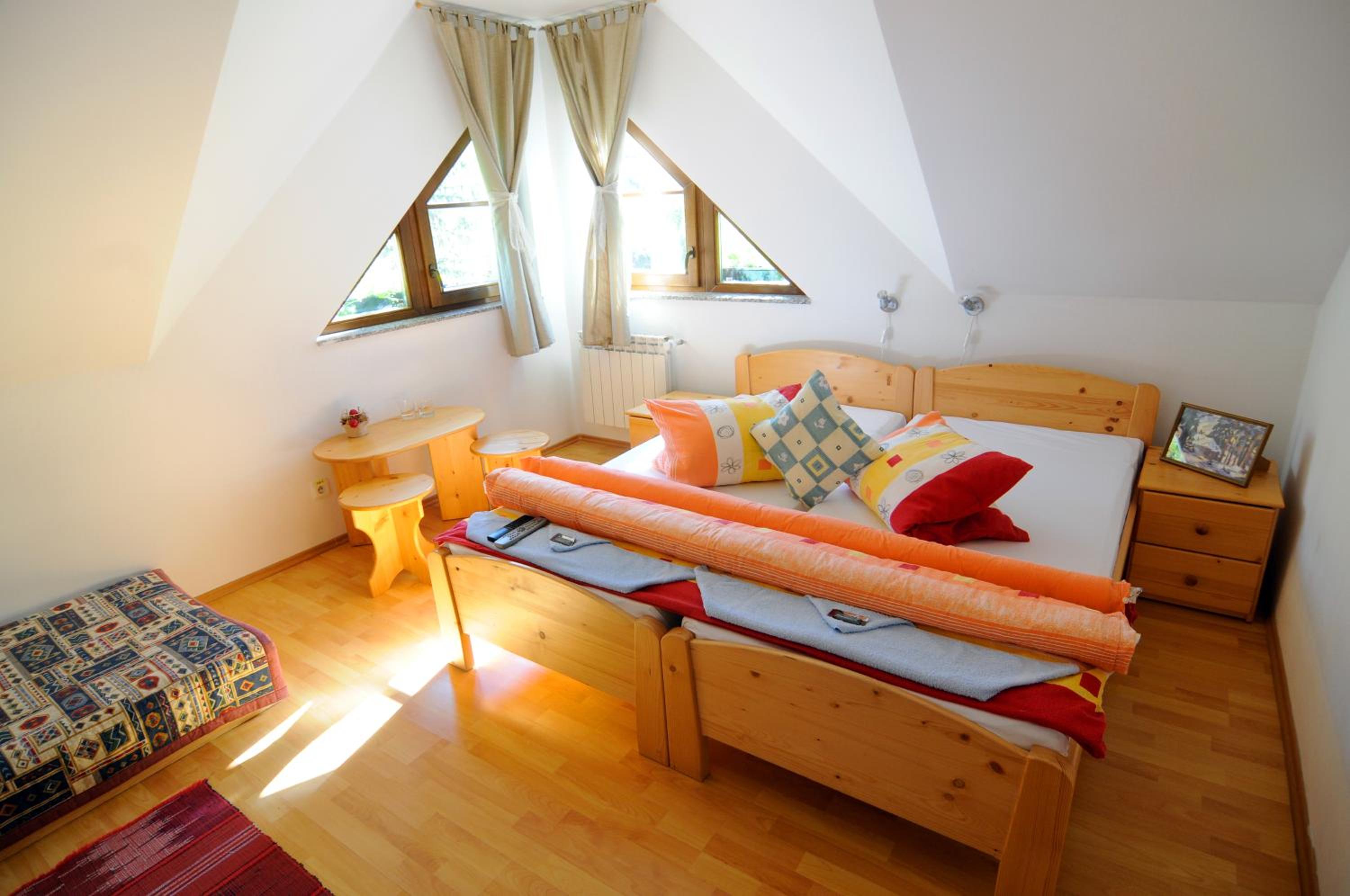 Double Room with Extra Bed photo 3