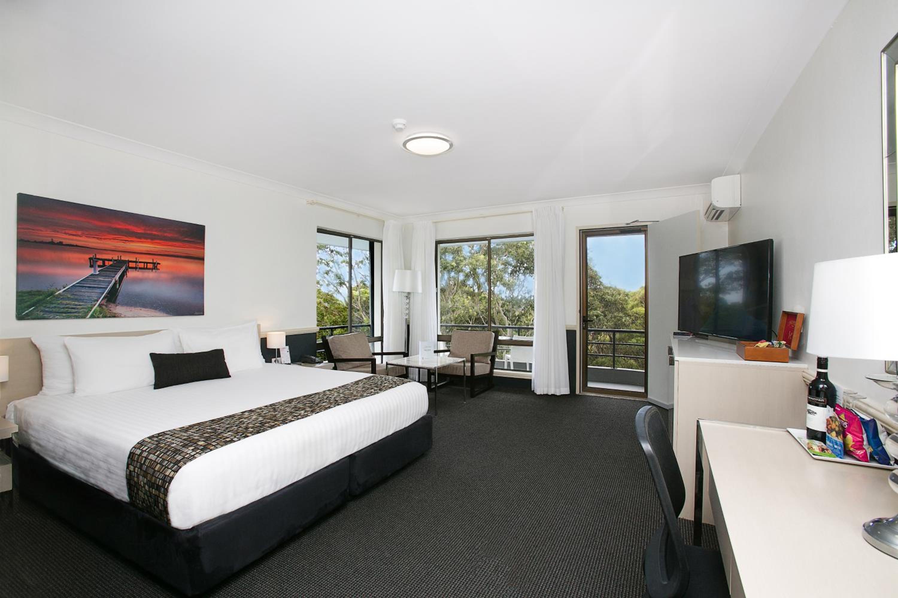 Hunter Suite - Photo 4