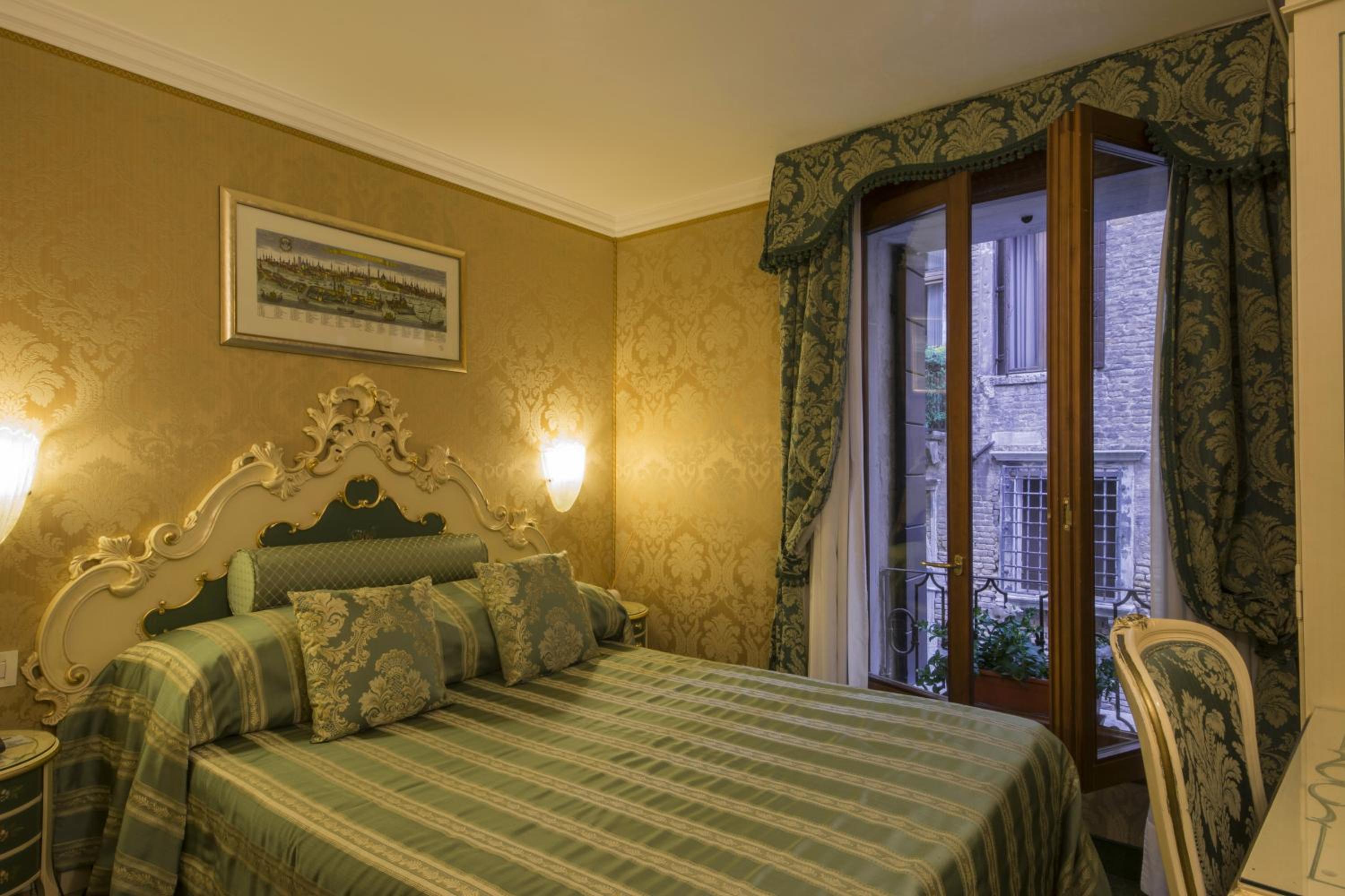 Single Room photo 2