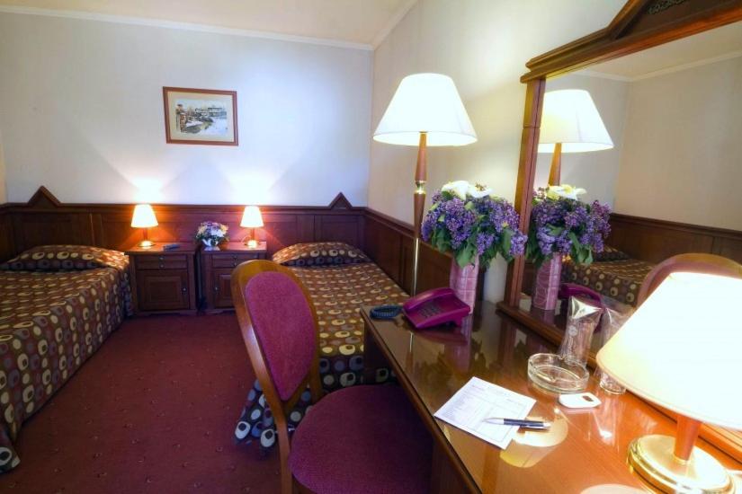Double or Twin Room - Photo 3