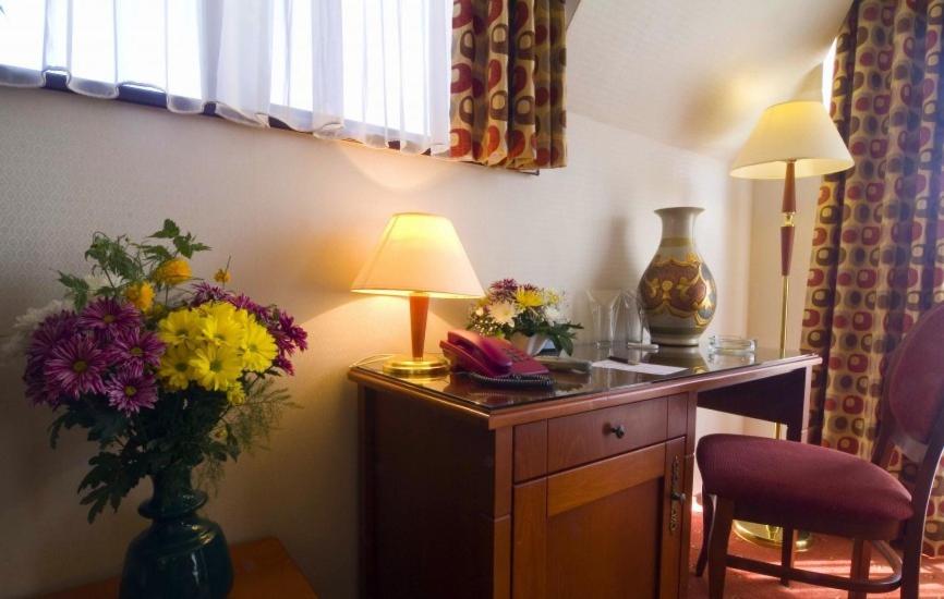 Double or Twin Room - Photo 6