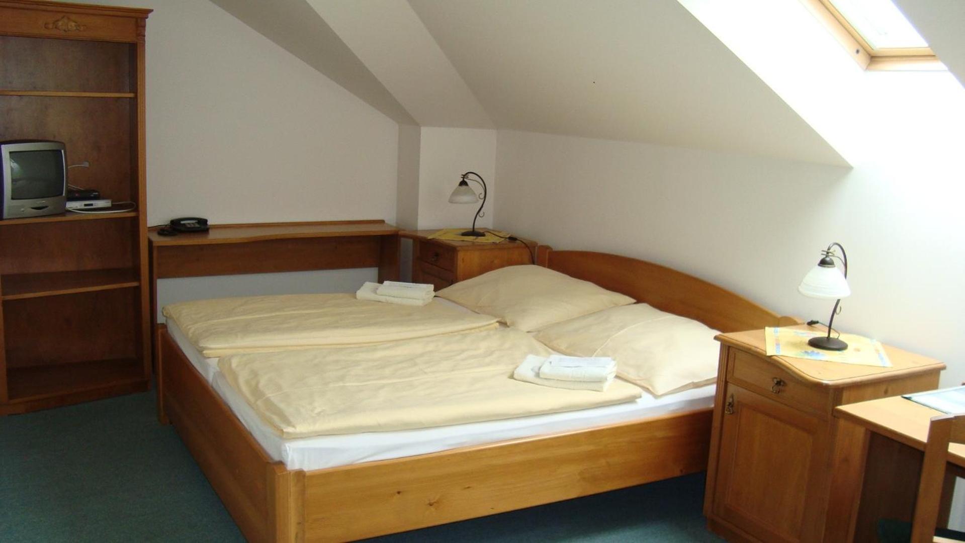 Double or Twin Room - Photo 2