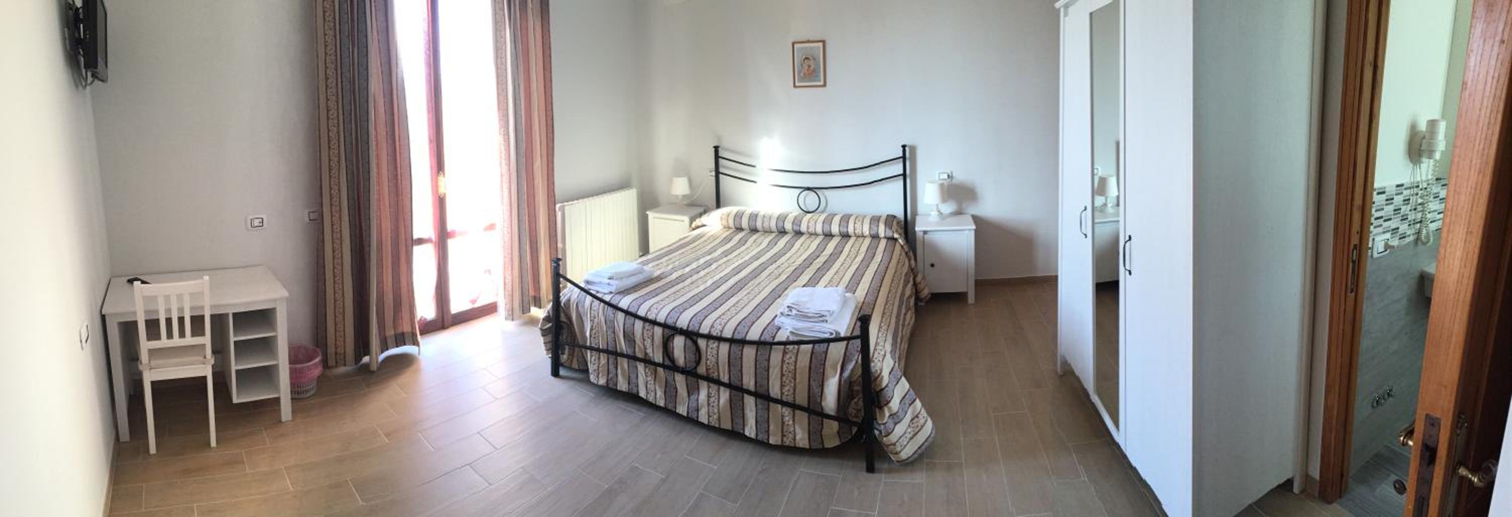 Double Room with Private Bathroom photo 3