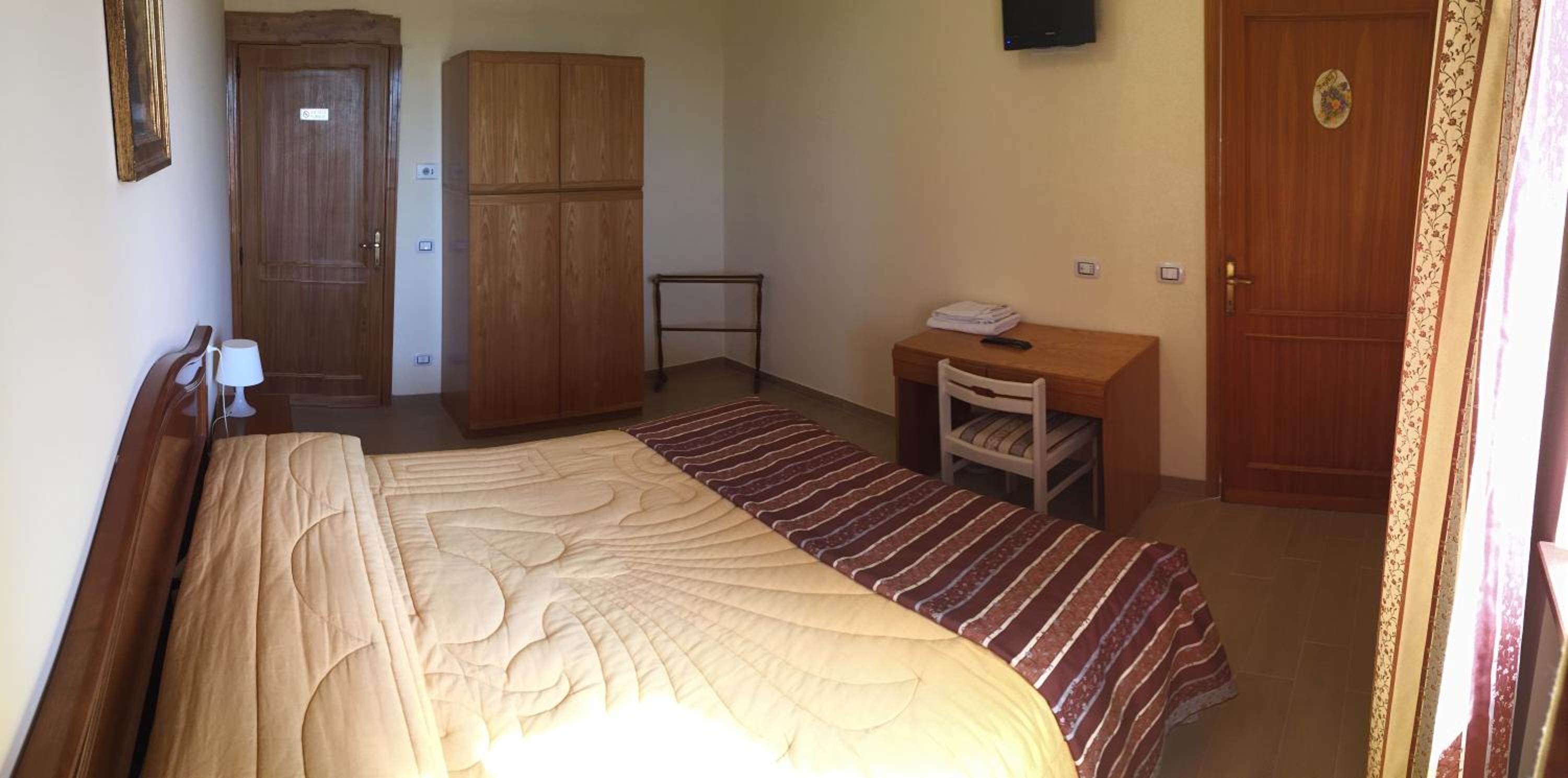 Double Room with Private Bathroom photo 3