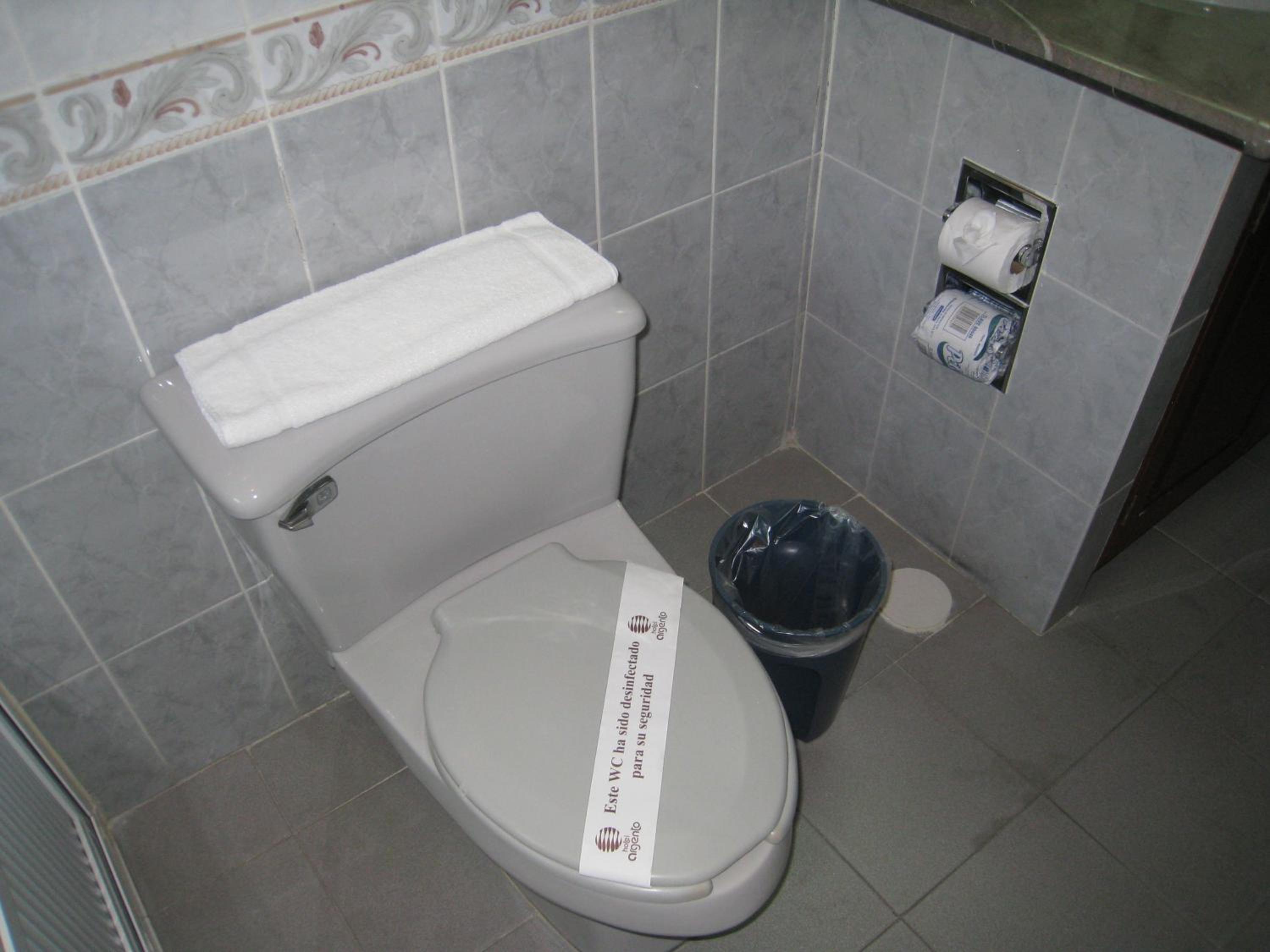 Twin Room - Photo 9