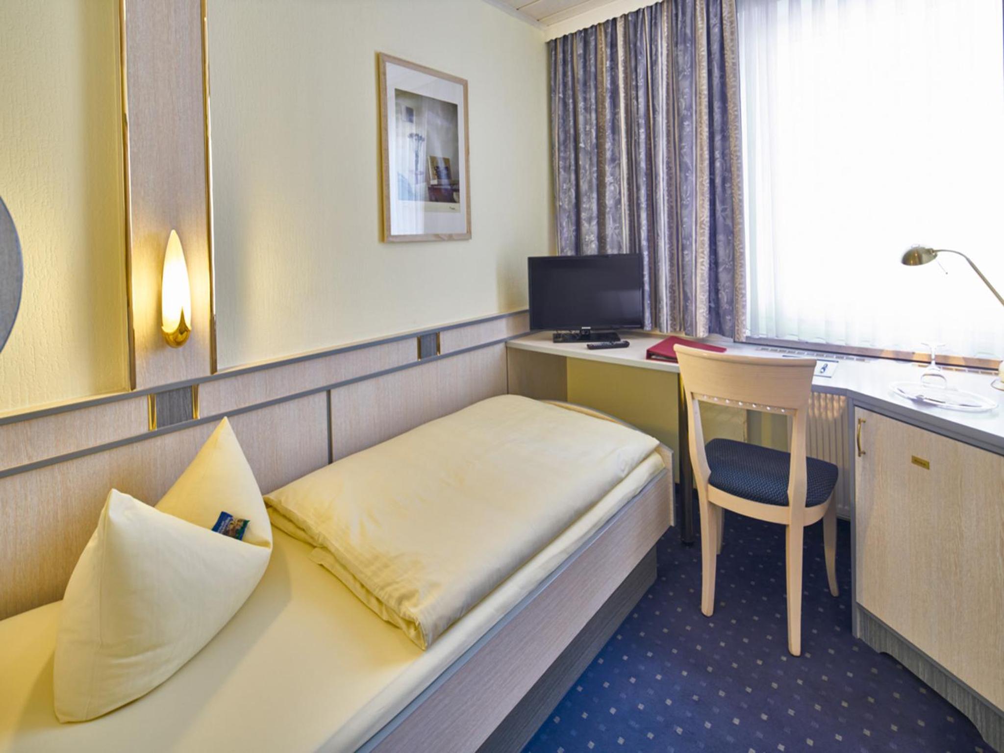 Single Room - Street View