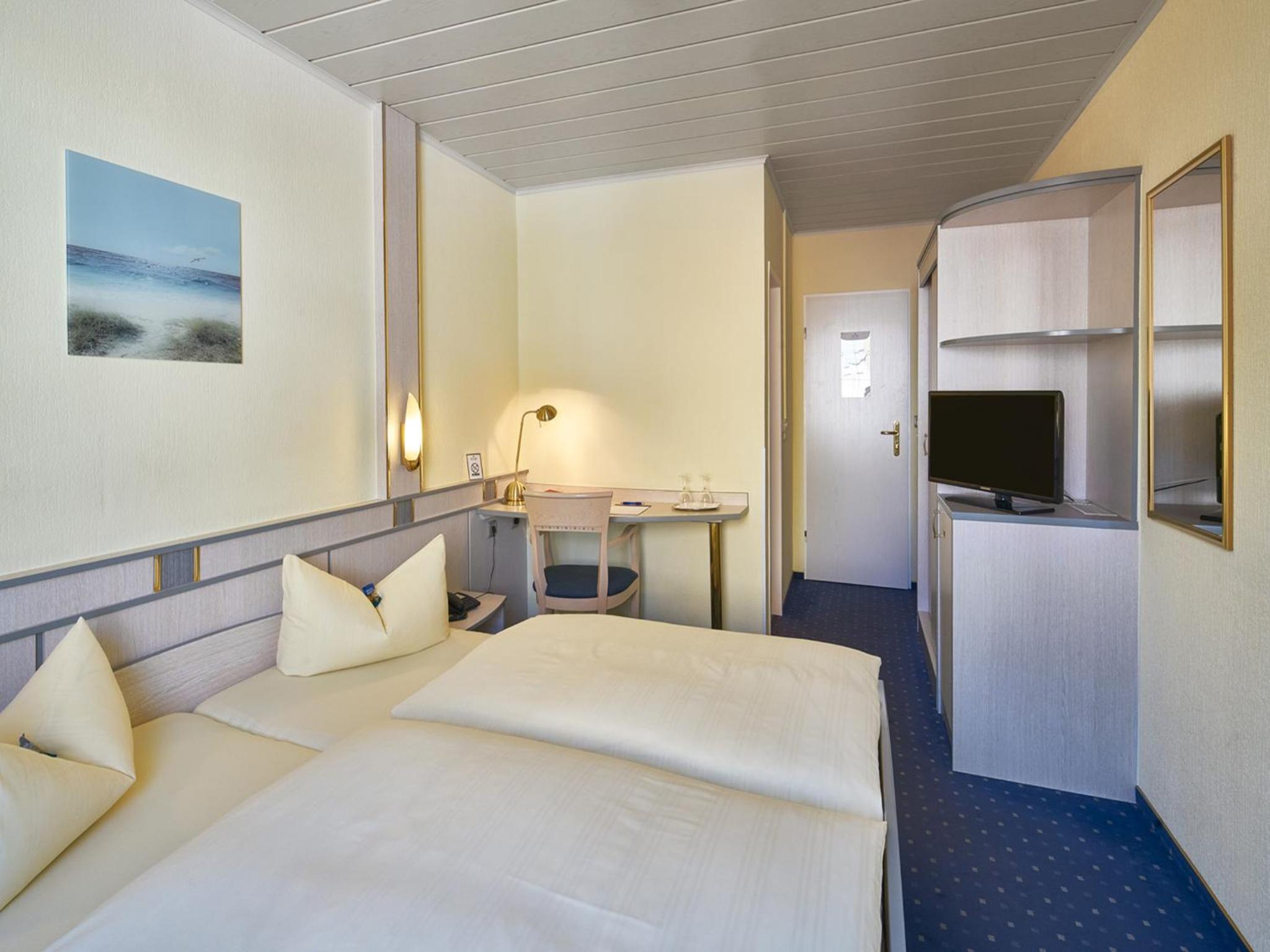 Double Room - Street View