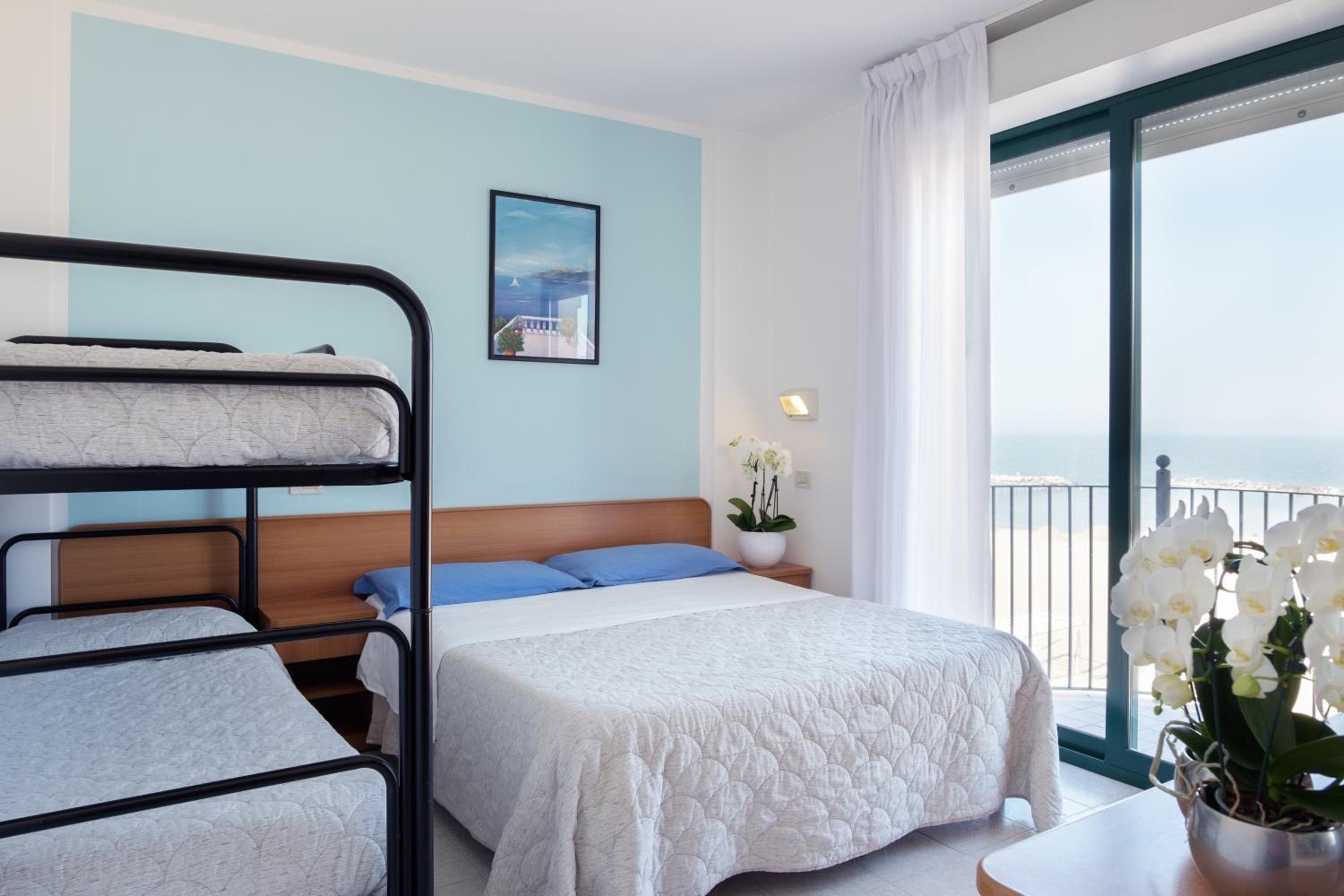Triple Room with Balcony photo 3