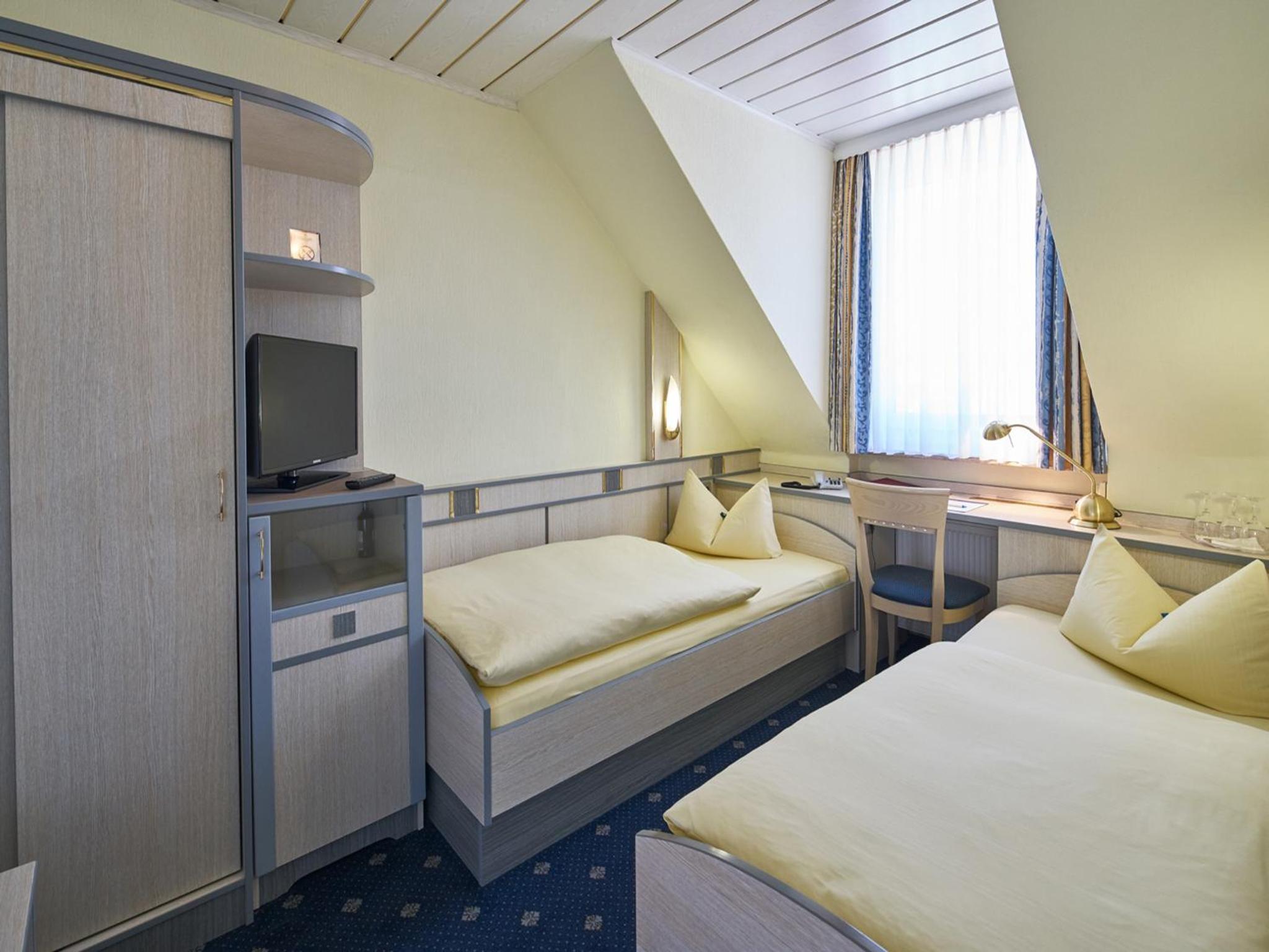 Triple Room - Street View