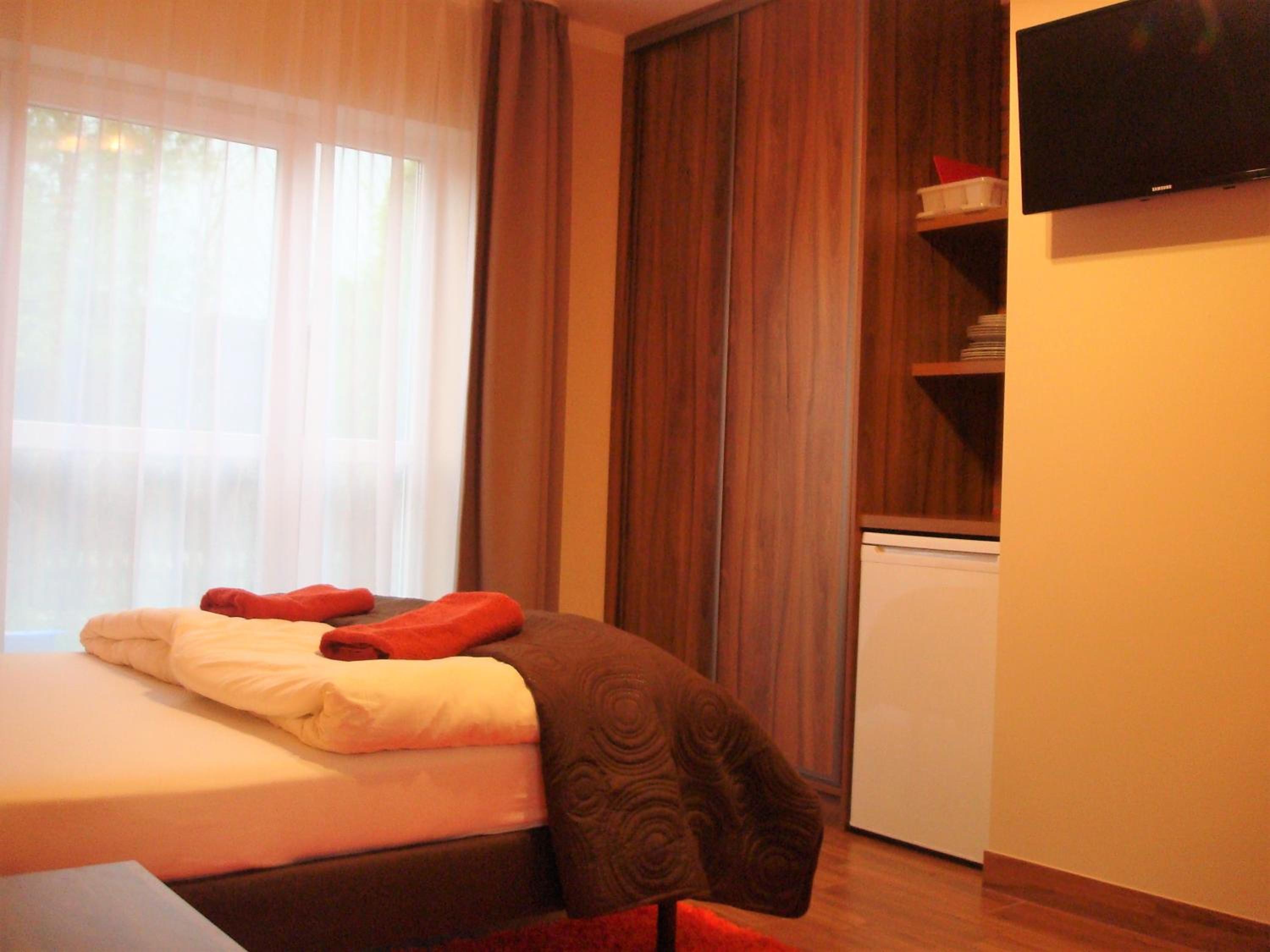 Double Room with Patio photo 1