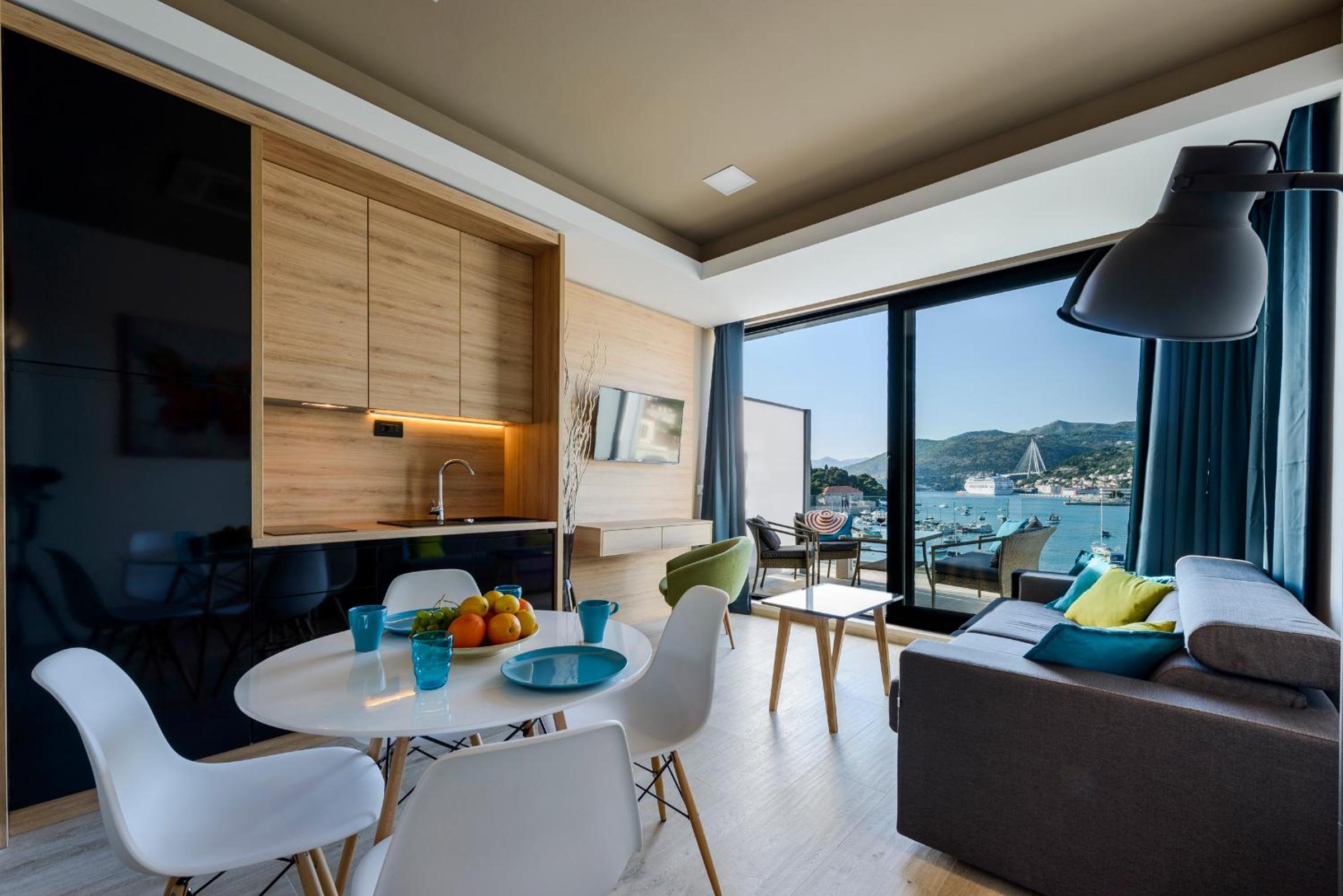 Executive One-Bedroom Apartment with Terrace and Sea View photo 1