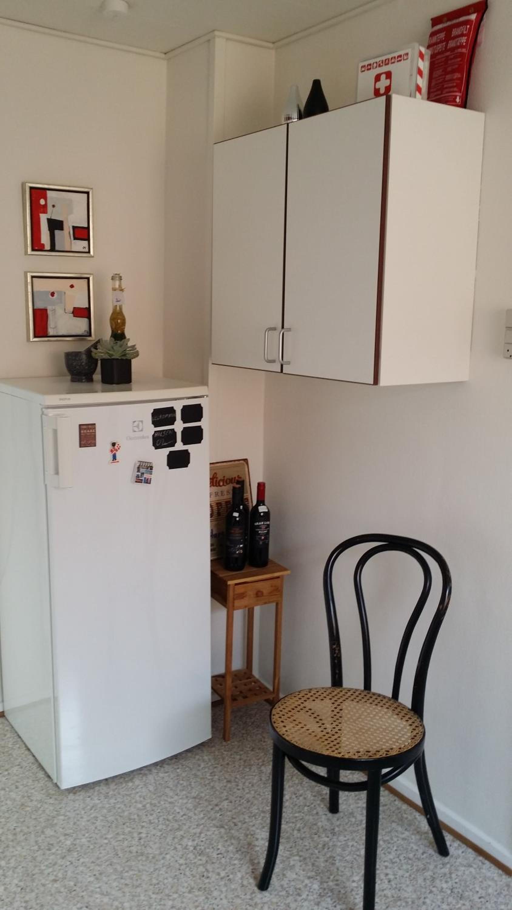 Apartment with Shower - Photo 5