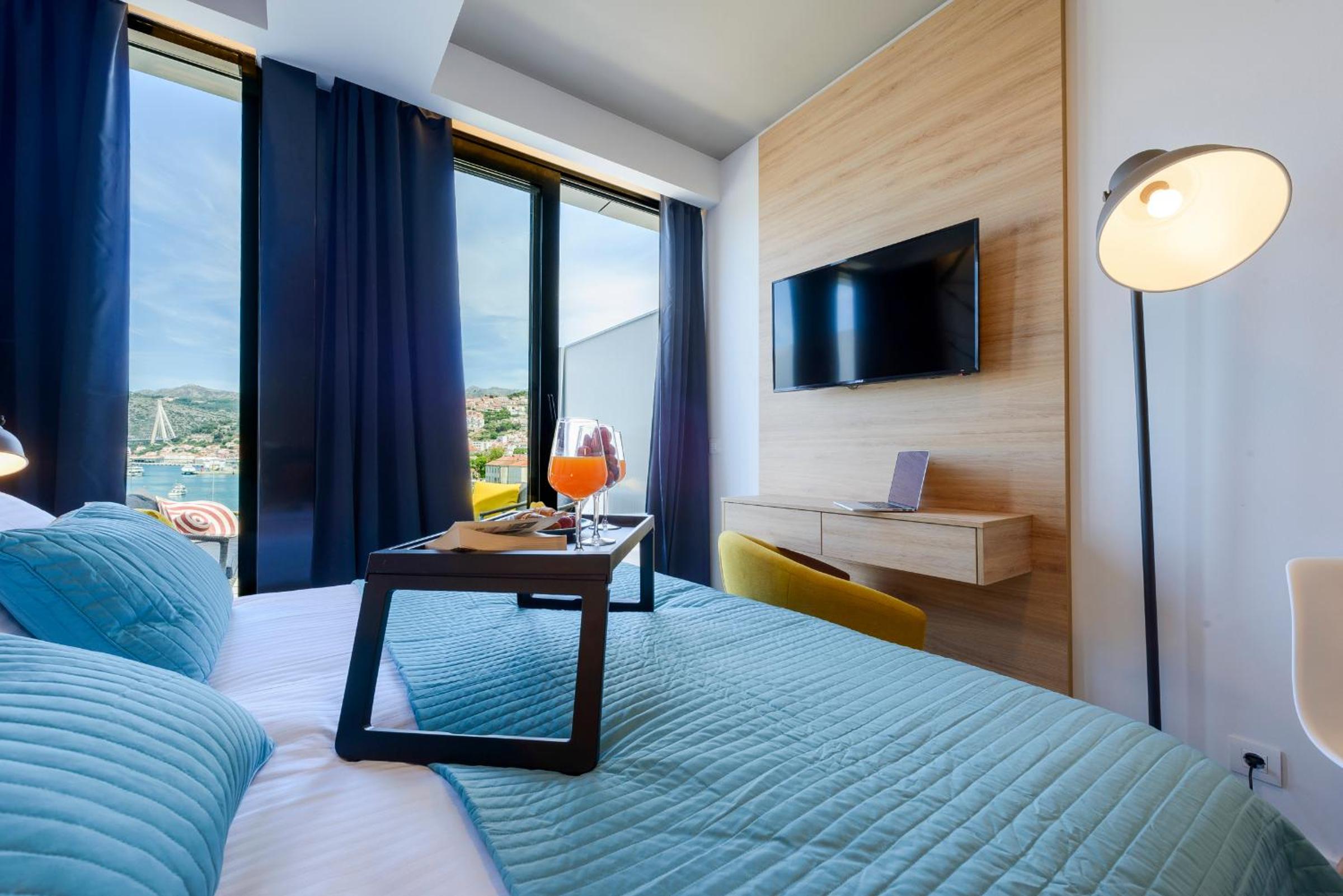 Executive Studio with Terrace and Sea View photo 2