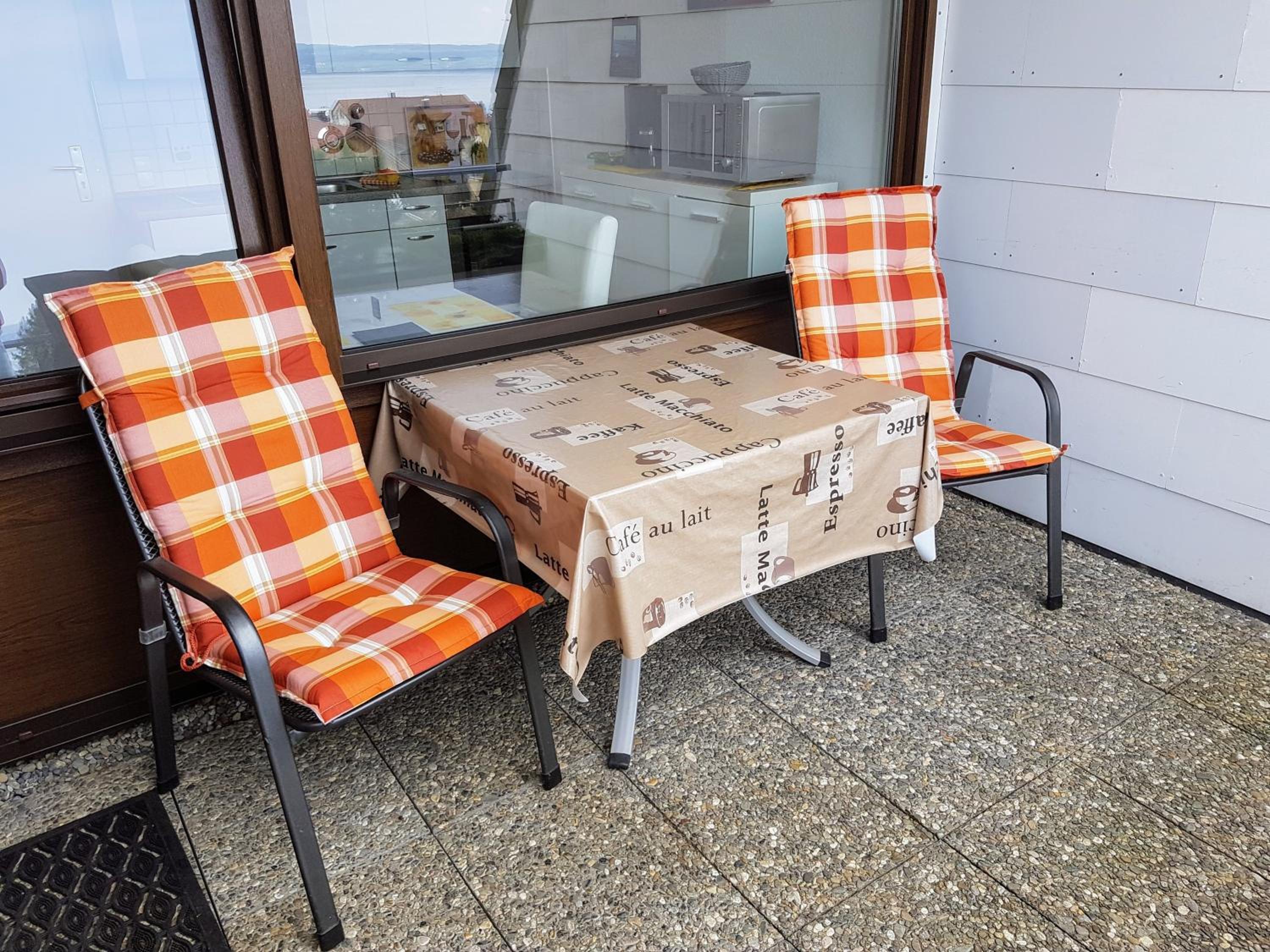 Apartment with Lake View photo 2